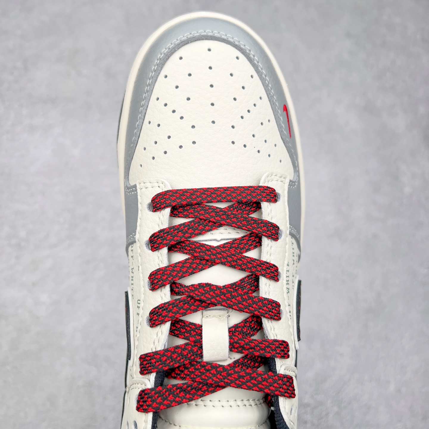 图片[4]-NK Dunk Low 定制配色 XS6089-507 大厂出品 极力推荐 原装头层材料 独家版型蒸餾加工帶來的是更好的视觉和脚感体验大厂纯原品质出货 清洁度 电绣工艺 皮料切割干净无任何毛边 细节完美 实拍调校N版已经零色差零失真 百分百还原实物色彩所见即所得 不存在货不对板色差等低级问题 选购参考实物拍摄 不混卖不参货 只用心做好货严格选品 承诺混一赔十 尺码：36 36.5 37.5 38 38.5 39 40 40.5 41 42 42.5 43 44 44.5 45-选品中心