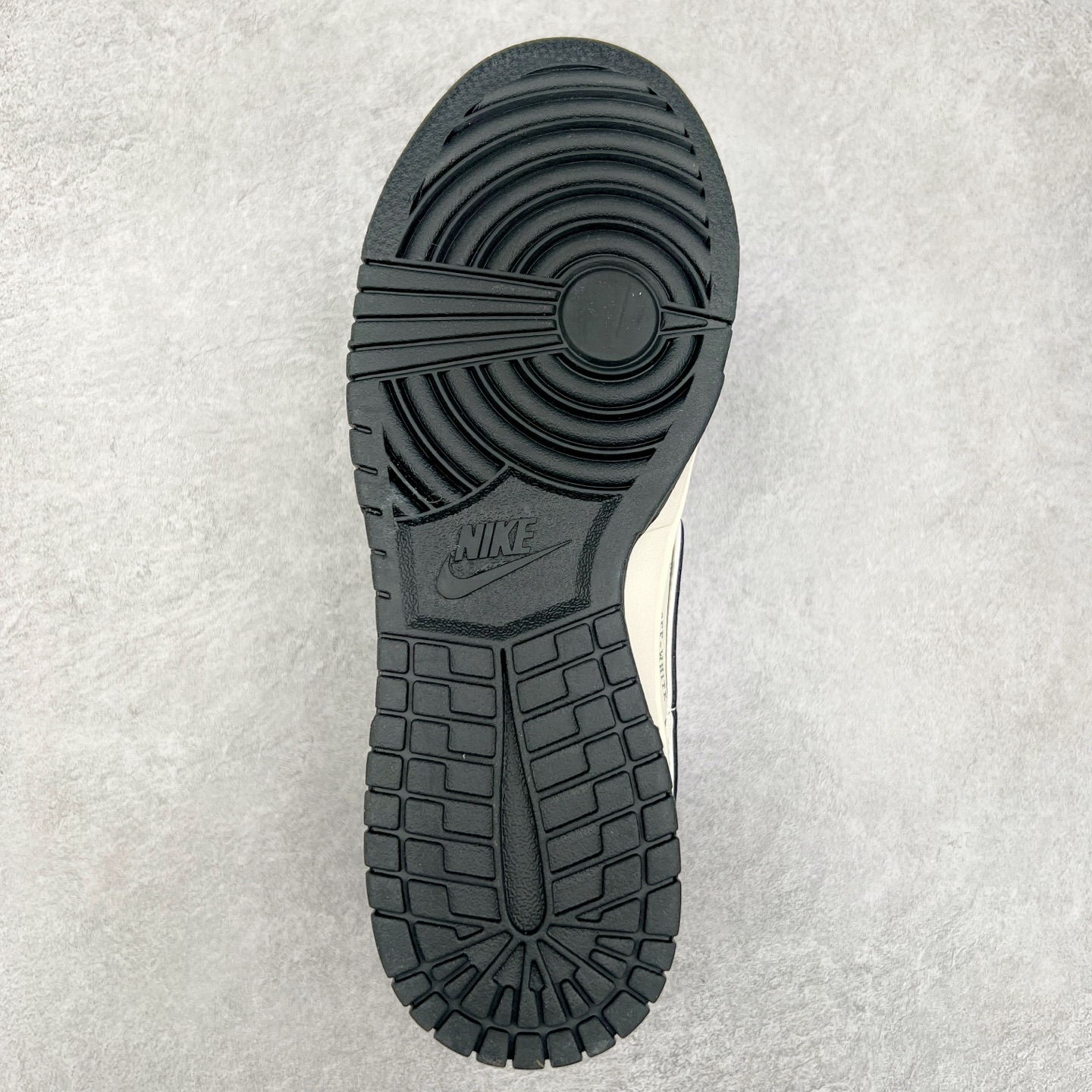 图片[9]-NK Dunk Low 定制配色 XS6089-507 大厂出品 极力推荐 原装头层材料 独家版型蒸餾加工帶來的是更好的视觉和脚感体验大厂纯原品质出货 清洁度 电绣工艺 皮料切割干净无任何毛边 细节完美 实拍调校N版已经零色差零失真 百分百还原实物色彩所见即所得 不存在货不对板色差等低级问题 选购参考实物拍摄 不混卖不参货 只用心做好货严格选品 承诺混一赔十 尺码：36 36.5 37.5 38 38.5 39 40 40.5 41 42 42.5 43 44 44.5 45-选品中心