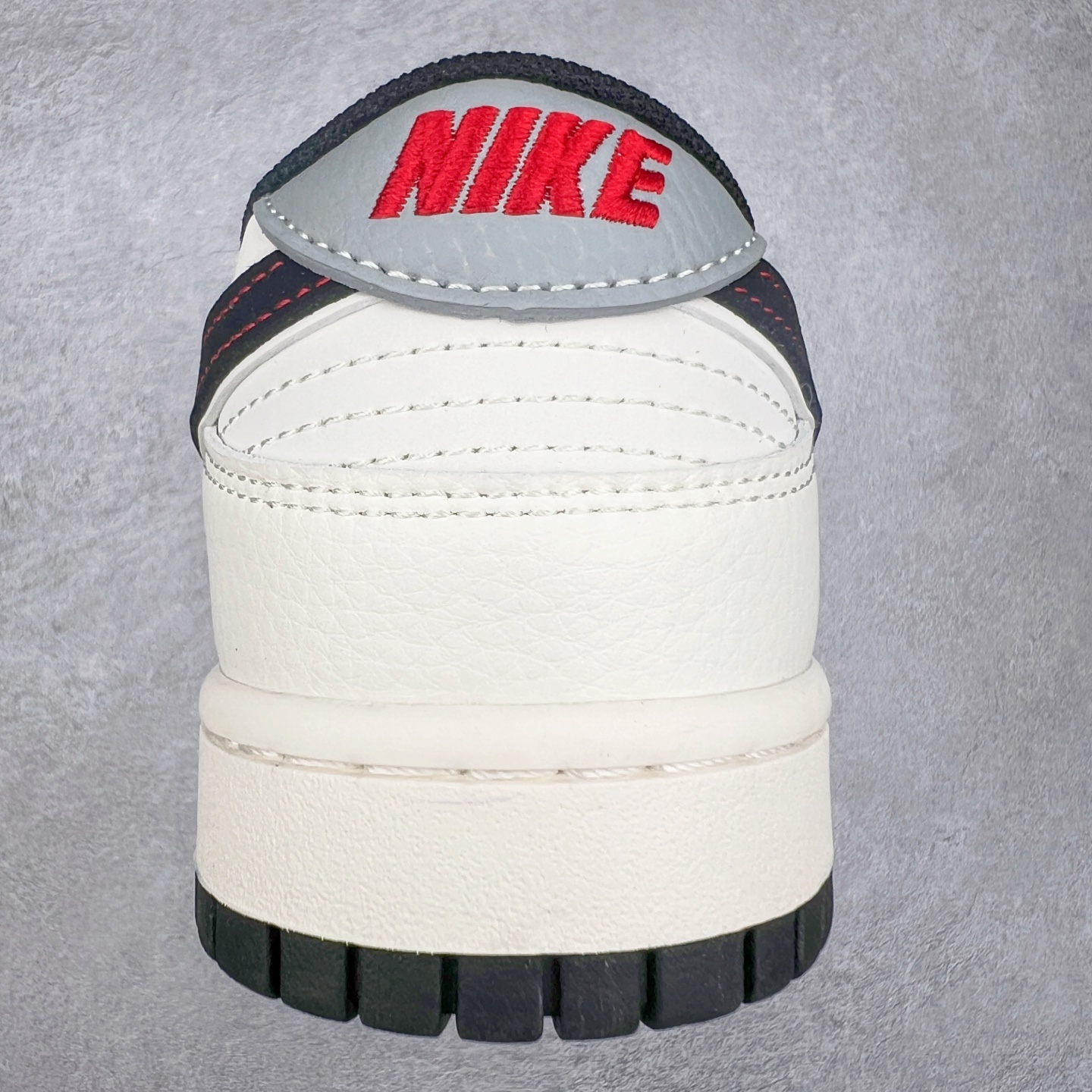 图片[8]-NK Dunk Low 定制配色 XS6089-507 大厂出品 极力推荐 原装头层材料 独家版型蒸餾加工帶來的是更好的视觉和脚感体验大厂纯原品质出货 清洁度 电绣工艺 皮料切割干净无任何毛边 细节完美 实拍调校N版已经零色差零失真 百分百还原实物色彩所见即所得 不存在货不对板色差等低级问题 选购参考实物拍摄 不混卖不参货 只用心做好货严格选品 承诺混一赔十 尺码：36 36.5 37.5 38 38.5 39 40 40.5 41 42 42.5 43 44 44.5 45-选品中心