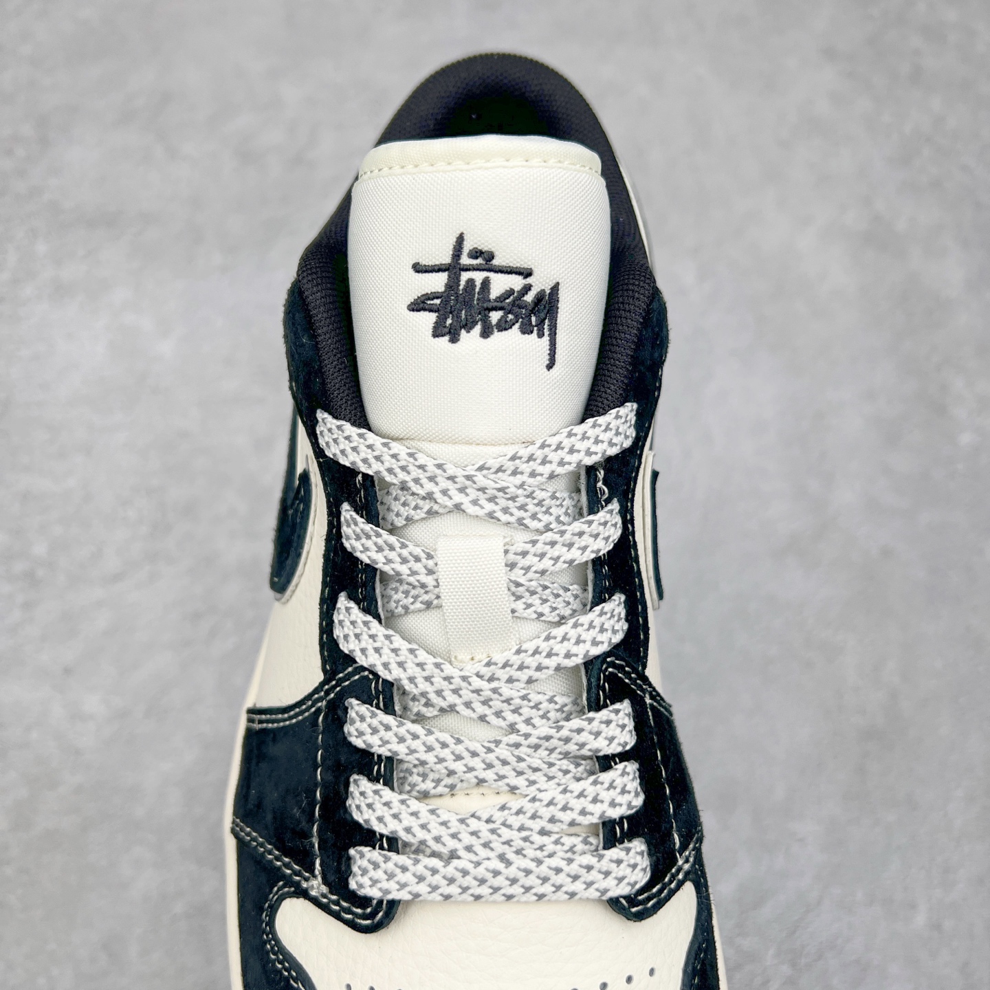 图片[5]-Air Jordan AJ1 Low 低帮定制 XX3318-502 原厂内置气垫魔块 A模大底 头层小牛皮 鞋舌AJ原厂专用牛津布+AJ专用反口珍珠布+原厂无杂质高弹内里海棉+特殊封边弹力鞋带 尺码：36 36.5 37.5 38 38.5 39 40 40.5 41 42 42.5 43 44 44.5 45-选品中心