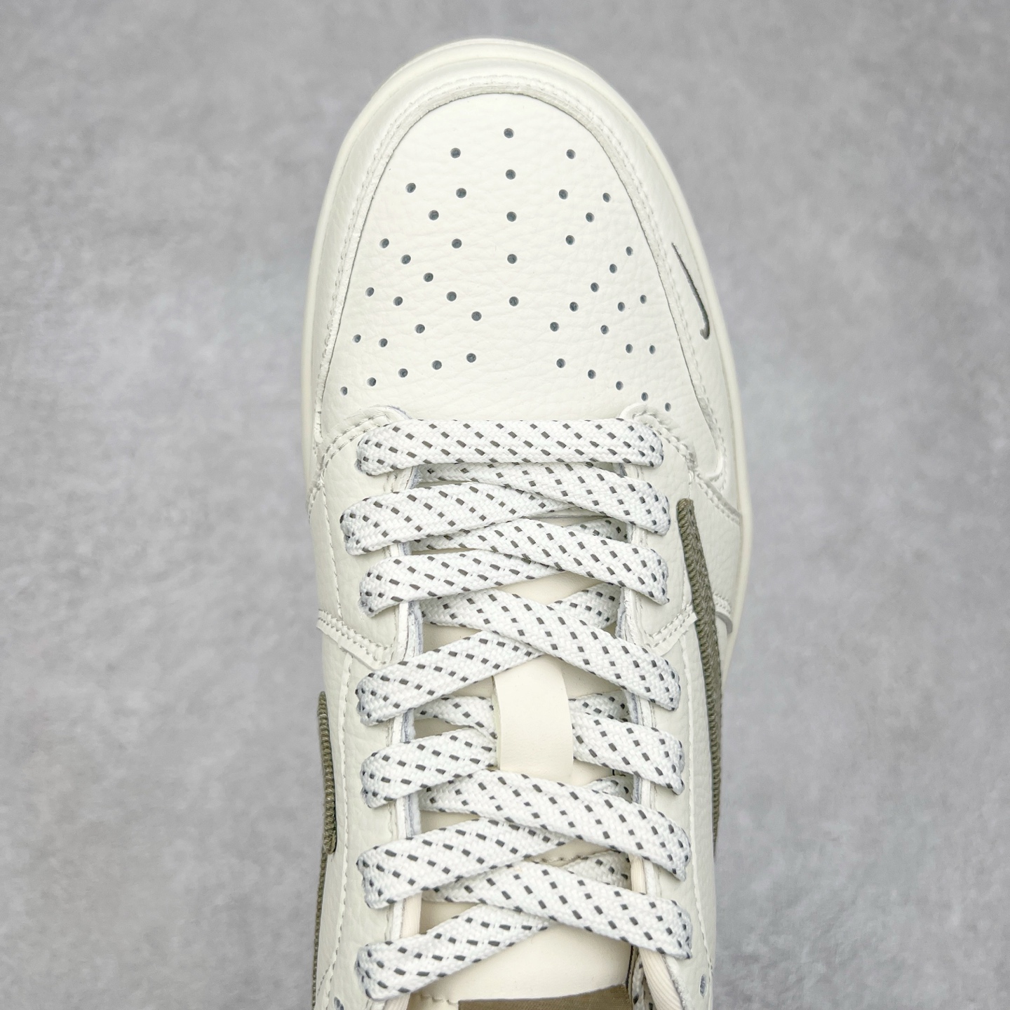 图片[4]-TS x Air Jordan AJ1 Low 倒钩低帮联名定制配色 JH6088-609 原厂内置气垫魔块 A模大底 头层小牛皮 鞋舌AJ原厂专用牛津布+AJ专用反口珍珠布+原厂无杂质高弹内里海棉+特殊封边弹力鞋带 实拍调校N版已经零色差零失真 百分百还原实物色彩所见即所得 不存在货不对板色差等低级问题 选购参考实物拍摄 不混卖不参货 只用心做好货严格选品 承诺混一赔十 尺码：36 36.5 37.5 38 38.5 39 40 40.5 41 42 42.5 43 44 44.5 45-选品中心