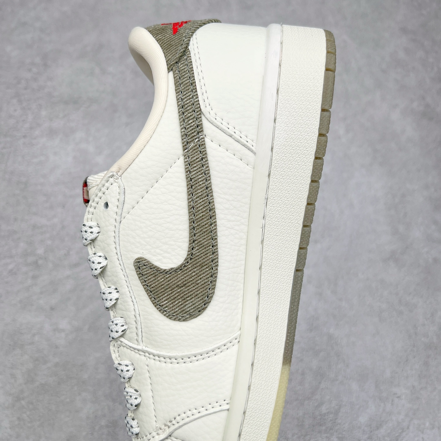 图片[7]-TS x Air Jordan AJ1 Low 倒钩低帮联名定制配色 JH6088-609 原厂内置气垫魔块 A模大底 头层小牛皮 鞋舌AJ原厂专用牛津布+AJ专用反口珍珠布+原厂无杂质高弹内里海棉+特殊封边弹力鞋带 实拍调校N版已经零色差零失真 百分百还原实物色彩所见即所得 不存在货不对板色差等低级问题 选购参考实物拍摄 不混卖不参货 只用心做好货严格选品 承诺混一赔十 尺码：36 36.5 37.5 38 38.5 39 40 40.5 41 42 42.5 43 44 44.5 45-选品中心