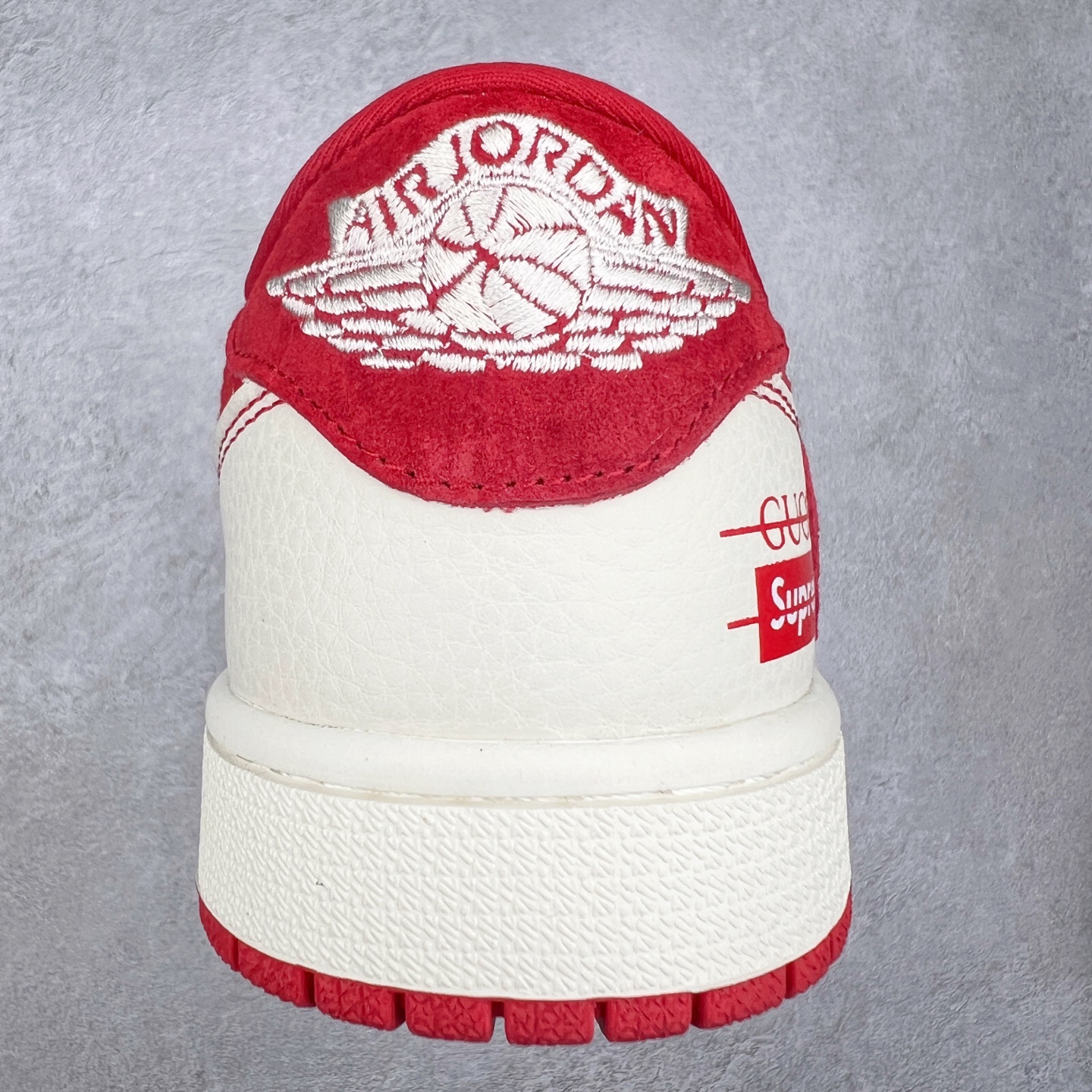 图片[8]-TS x Air Jordan AJ1 Low 倒钩低帮联名定制配色 XS2024-040 原厂内置气垫魔块 A模大底 头层小牛皮 鞋舌AJ原厂专用牛津布+AJ专用反口珍珠布+原厂无杂质高弹内里海棉+特殊封边弹力鞋带 实拍调校N版已经零色差零失真 百分百还原实物色彩所见即所得 不存在货不对板色差等低级问题 选购参考实物拍摄 不混卖不参货 只用心做好货严格选品 承诺混一赔十 尺码：36 36.5 37.5 38 38.5 39 40 40.5 41 42 42.5 43 44 44.5 45-选品中心