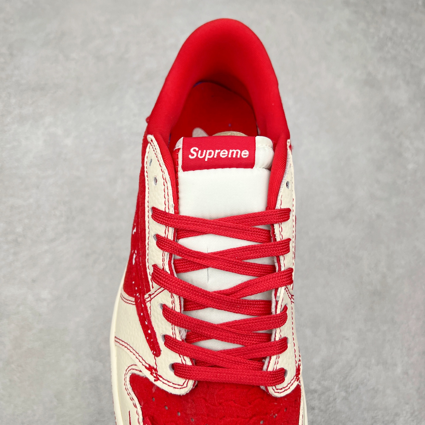 图片[5]-TS x Air Jordan AJ1 Low 倒钩低帮联名定制配色 XS2024-040 原厂内置气垫魔块 A模大底 头层小牛皮 鞋舌AJ原厂专用牛津布+AJ专用反口珍珠布+原厂无杂质高弹内里海棉+特殊封边弹力鞋带 实拍调校N版已经零色差零失真 百分百还原实物色彩所见即所得 不存在货不对板色差等低级问题 选购参考实物拍摄 不混卖不参货 只用心做好货严格选品 承诺混一赔十 尺码：36 36.5 37.5 38 38.5 39 40 40.5 41 42 42.5 43 44 44.5 45-选品中心