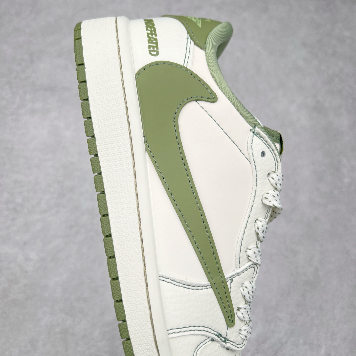 图片[6]-TS x Air Jordan AJ1 Low 倒钩低帮联名定制配色 CH6336-009 原厂内置气垫魔块 A模大底 头层小牛皮 鞋舌AJ原厂专用牛津布+AJ专用反口珍珠布+原厂无杂质高弹内里海棉+特殊封边弹力鞋带 实拍调校N版已经零色差零失真 百分百还原实物色彩所见即所得 不存在货不对板色差等低级问题 选购参考实物拍摄 不混卖不参货 只用心做好货严格选品 承诺混一赔十 尺码：36 36.5 37.5 38 38.5 39 40 40.5 41 42 42.5 43 44 44.5 45-选品中心