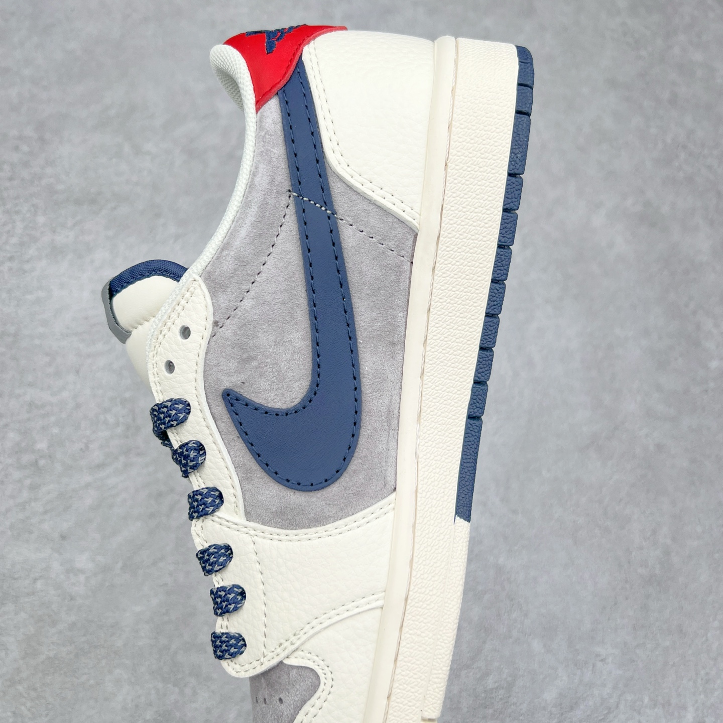 图片[7]-TS x Air Jordan AJ1 Low 倒钩低帮联名定制配色 SJ2068-143 原厂内置气垫魔块 A模大底 头层小牛皮 鞋舌AJ原厂专用牛津布+AJ专用反口珍珠布+原厂无杂质高弹内里海棉+特殊封边弹力鞋带 实拍调校N版已经零色差零失真 百分百还原实物色彩所见即所得 不存在货不对板色差等低级问题 选购参考实物拍摄 不混卖不参货 只用心做好货严格选品 承诺混一赔十 尺码：36 36.5 37.5 38 38.5 39 40 40.5 41 42 42.5 43 44 44.5 45-选品中心