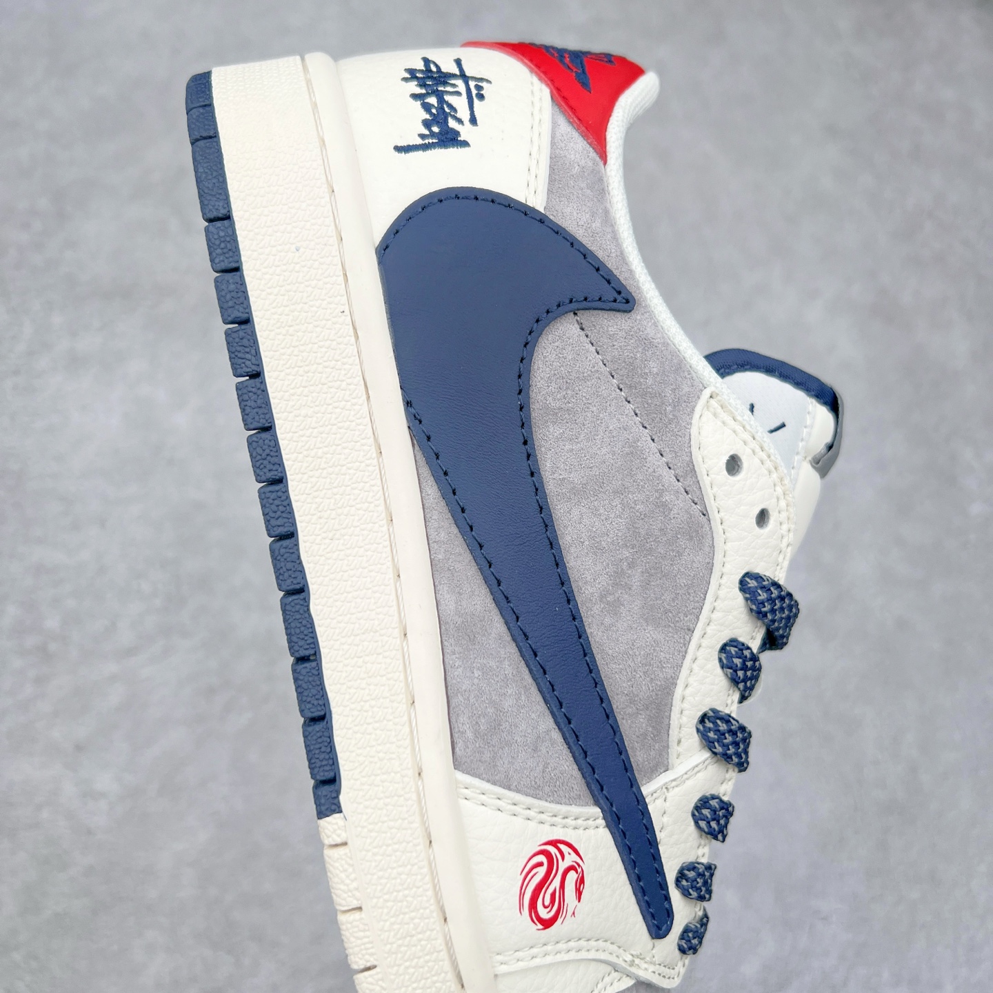 图片[6]-TS x Air Jordan AJ1 Low 倒钩低帮联名定制配色 SJ2068-143 原厂内置气垫魔块 A模大底 头层小牛皮 鞋舌AJ原厂专用牛津布+AJ专用反口珍珠布+原厂无杂质高弹内里海棉+特殊封边弹力鞋带 实拍调校N版已经零色差零失真 百分百还原实物色彩所见即所得 不存在货不对板色差等低级问题 选购参考实物拍摄 不混卖不参货 只用心做好货严格选品 承诺混一赔十 尺码：36 36.5 37.5 38 38.5 39 40 40.5 41 42 42.5 43 44 44.5 45-选品中心