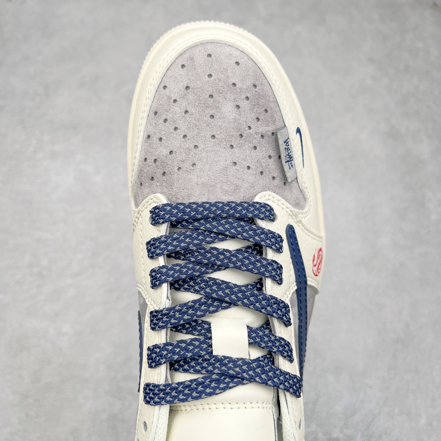 图片[4]-TS x Air Jordan AJ1 Low 倒钩低帮联名定制配色 SJ2068-143 原厂内置气垫魔块 A模大底 头层小牛皮 鞋舌AJ原厂专用牛津布+AJ专用反口珍珠布+原厂无杂质高弹内里海棉+特殊封边弹力鞋带 实拍调校N版已经零色差零失真 百分百还原实物色彩所见即所得 不存在货不对板色差等低级问题 选购参考实物拍摄 不混卖不参货 只用心做好货严格选品 承诺混一赔十 尺码：36 36.5 37.5 38 38.5 39 40 40.5 41 42 42.5 43 44 44.5 45-选品中心