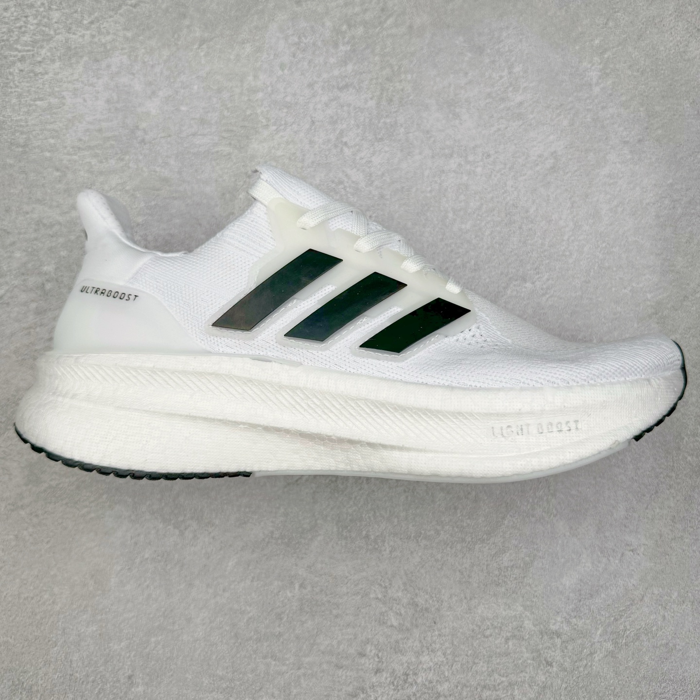 图片[6]-AD Ultra Boost 5X 2025高性能版5X系列UB低帮袜套式针织透气缓震休闲运动慢跑鞋 全新Ultraboost 5X官宣，颠覆以往，迎来该系列自2015年首次亮相最大一次革新！从鞋面到中底配置都有新的突破，跟着小编一同探究“阿迪UB有史以来最大升级”！Ultraboost 5X革新中底配置，采用LightBoost V2泡沫，与Ultraboost Light相比，前掌能量反馈增加2%。与此同时“加厚不增重”，中底相较于上一代更轻，让跑者每一次迈步都能得到更柔软、更澎湃的能量反馈。搭配X形“Torsion System”扭转系统，助力跑者从落地到脚趾离地过程的平稳过渡。Ultraboost 5X升级中足锁定性能，革新Mono Primeknit自适应鞋面配置，搭配轻质无笼鞋面结构，更加贴合跑者脚部。大底由Continental™橡胶制成，更耐磨，抓地力更出色。Adidas全新推出ULTRABOOST 5X，专注日常跑步，适用于任何级别的跑者，无距离门槛限制。兼具有氧跑、中短距离慢跑、节奏跑、间歇跑、日常通勤等各种场景，ULTRABOOST 5X都能给你带来优质的跑步体验。实拍调校N版已经零色差零失真 百分百还原实物色彩所见即所得 不存在货不对板色差等低级问题 选购参考实物拍摄 不混卖不参货 只用心做好货严格选品 承诺混一赔十 尺码：36 36.5 37.5 38 38.5 39 40 40.5 41 42 42.5 43 44 44.5 45-选品中心