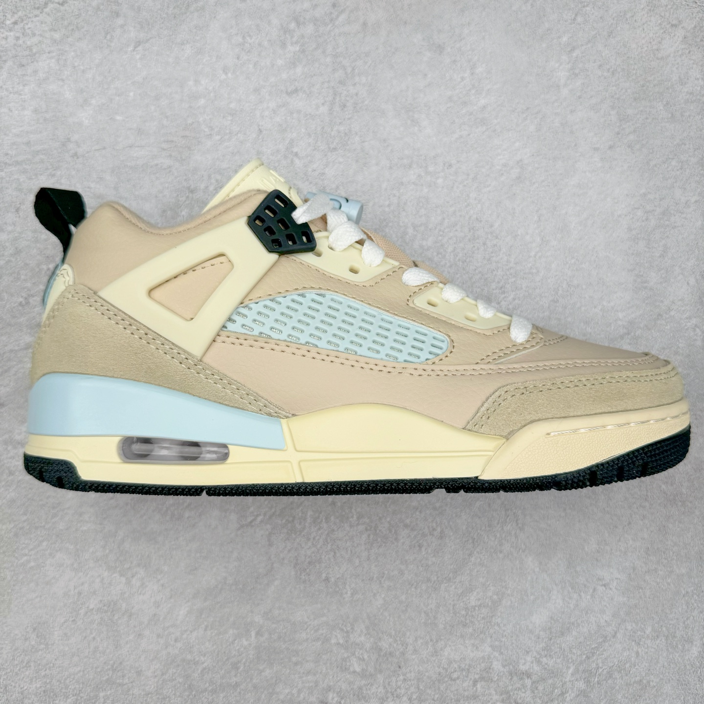 图片[7]-Jordan Spizike Low AJ复古低帮篮球鞋 这款鞋子著名导演斯派克李的Jordan Spizike专属 预计于明年夏季推出全新低帮版本 将包括三款配色 经典爆裂纹非常复古 两款配色分别以大学红和黑曜石蓝进行区分 鞋身设计中依旧带有大象爆裂纹、鞋侧束带、塑胶网布等经典元素 之后 在鞋舌、内衬以及鞋底等位置缀以大学红和黑曜石蓝搭配 带来全新造型 尺码：36 36.5 37.5 38 38.5 39 40 40.5 41 42 42.5 43 44 44.5 45 46 47.5-选品中心