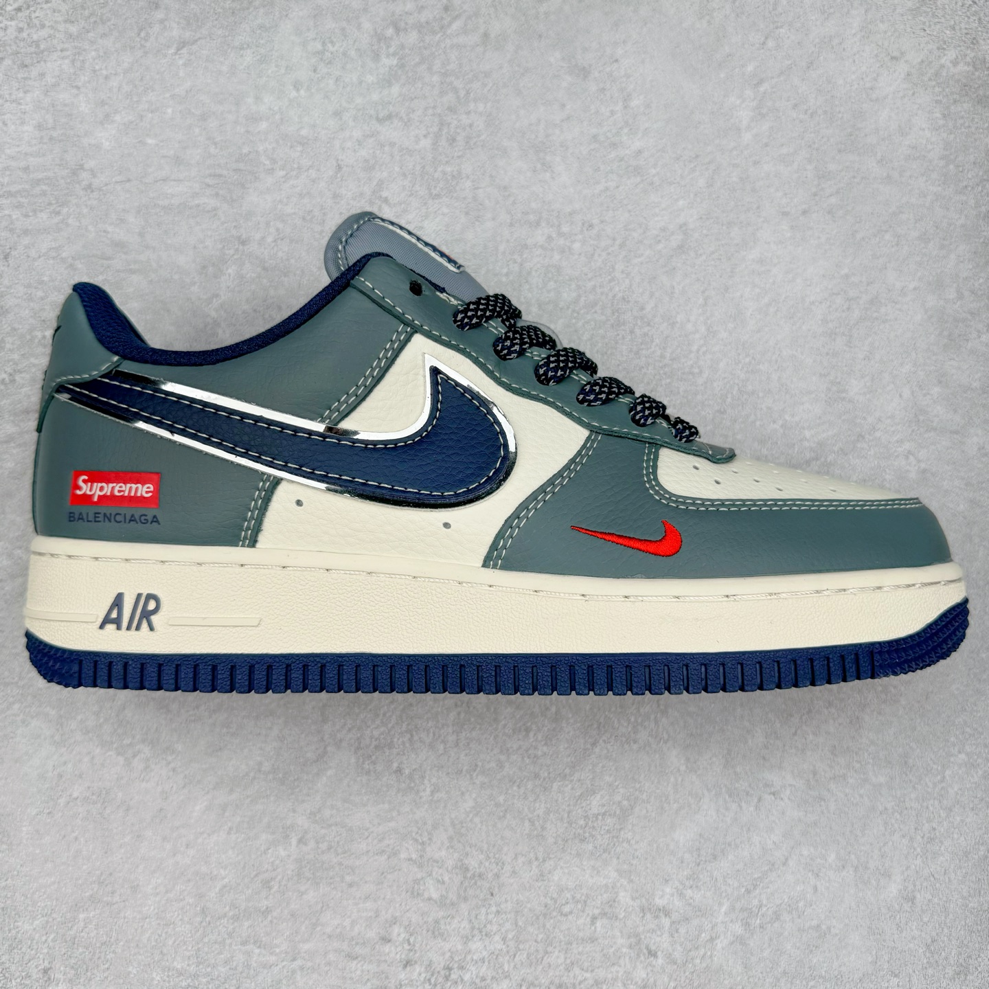 NK Air Force 1´07 Low 空军一号低帮百搭休闲运动板鞋 XZ6188-382 柔软、弹性十足的缓震性能和出色的中底设计 横跨复古与现代的外型结合 造就出风靡全球 三十多年的Force 1 直到今天还深受青睐 实拍调校N版已经零色差零失真 百分百还原实物色彩所见即所得 不存在货不对板色差等低级问题 选购参考实物拍摄 不混卖不参货 只用心做好货严格选品 承诺混一赔十 尺码：36 36.5 37.5 38 38.5 39 40 40.5 41 42 42.5 43 44 44.5 45-选品中心