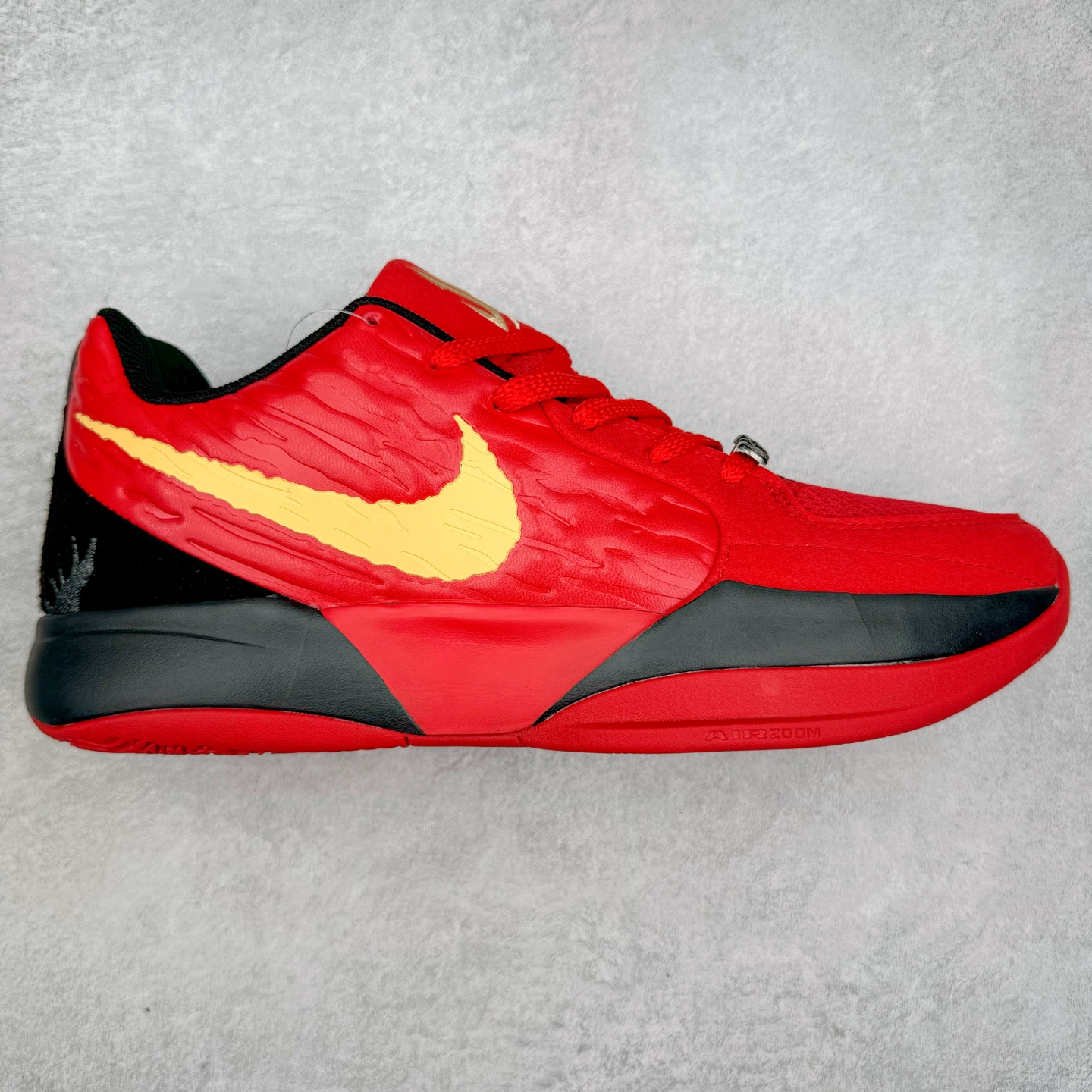 图片[5]-NK Ja 2 EP 莫兰特二代低帮篮球鞋 以鲜艳明亮的色调脱颖而出。鞋舌上醒目地展示着 “ JA ” 标志，而后跟上的 “ 12 ：AM ” 则以独特的设计呈现。鞋头和鞋舌采用透气运动网布制成，确保舒适耐用。在第一款鞋型的基础上进行了重大升级，采用更为挺拔的鞋口设计，为脚踝带来更佳的包裹与支撑感。侧面独特波纹纹理细节，打破了单调，赋予鞋子灵动与活力的视觉体验。中底部分巧妙借鉴了科比 5 的经典元素，融入斑点细节，增强了整体美学吸引力。实拍调校N版已经零色差零失真 百分百还原实物色彩所见即所得 不存在货不对板色差等低级问题 选购参考实物拍摄 不混卖不参货 只用心做好货严格选品 承诺混一赔十 尺码：36 36.5 37.5 38 38.5 39 40 40.5 41 42 42.5 43 44 44.5 45 46-选品中心