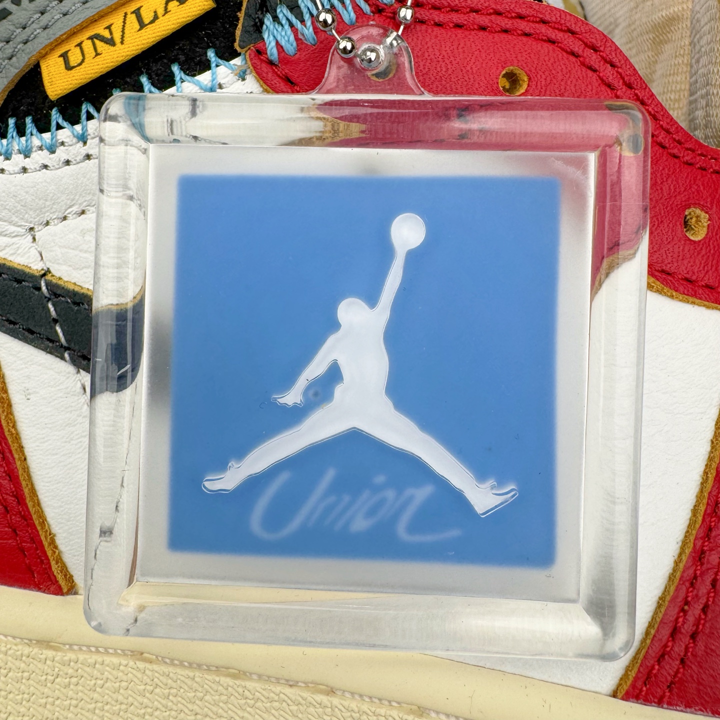 图片[10]-＃PK纯原 Union x Air Jordan AJ1 Retro High NRG 联名四色拼接灰白红 HV8563-600 圈内最强系列 高端零售特供批次 产品品控稳定性领先行业 各方面均可对飙L版 良心定价不杀猪 SZ原厂全套原楦原纸板冲刀磨具开发 原厂皮料加持 原厂港宝加持定型后跟R度完美 同源原厂电绣 飞翼针数密度立体效果一致 百分百一致原鞋 原厂拉帮工艺 针距密度一致 后跟弧度收口自然不对折 极致一眼正品既视感 进口玻璃冲刀皮料裁剪零毛边 全鞋电脑针车工艺 品控清洁度最高QC检验标准 免检产品 原厂订购鞋盒、鞋标、防尘纸、鞋撑、鞋带 追求极致的原厂味道 尺码：36 36.5 37.5 38 38.5 39 40 40.5 41 42 42.5 43 44 44.5 45 46 47.5-选品中心