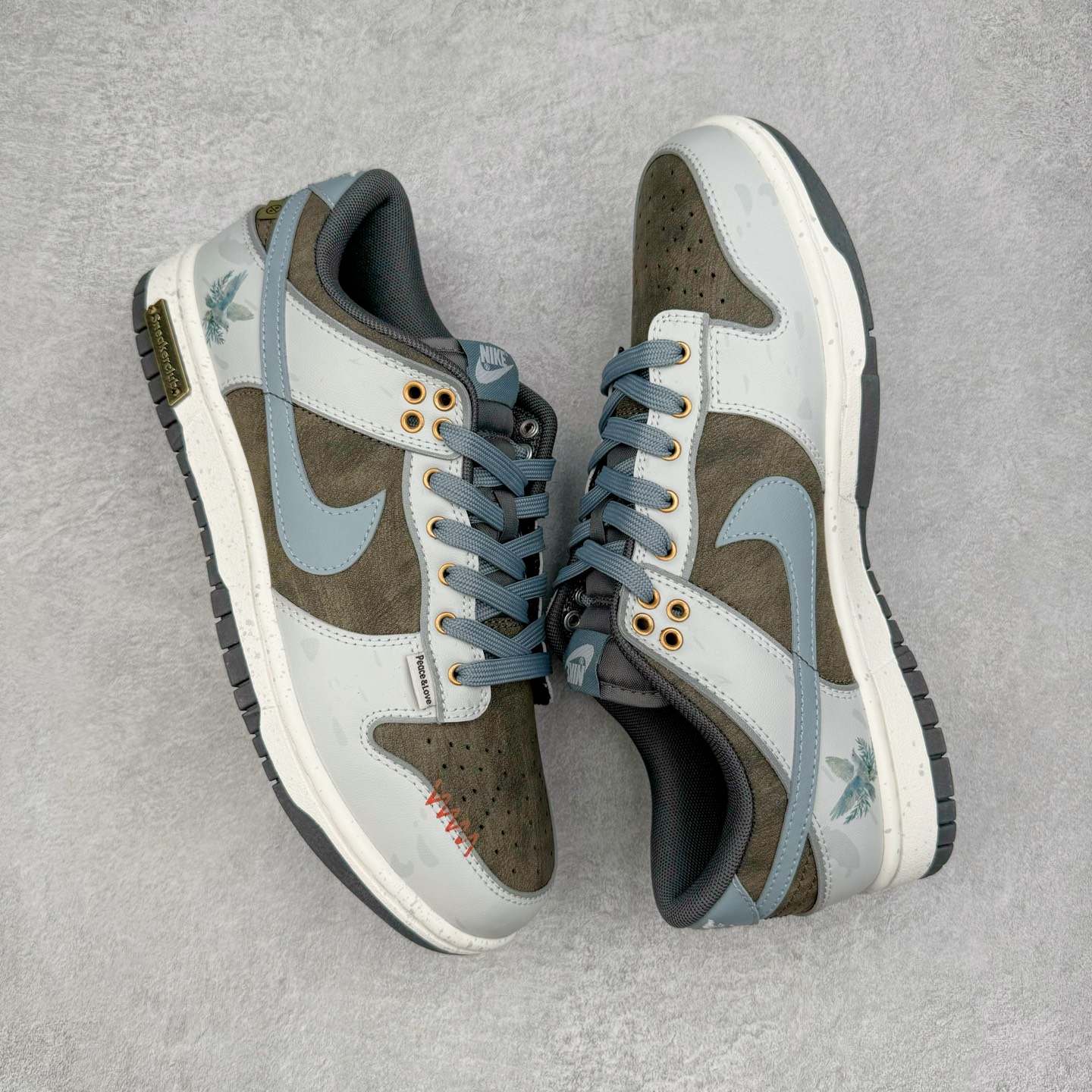 图片[3]-＃YC纯原 NK Dunk Low 和平与爱 GB1220-010 定制系列天花板 无原鞋不开发 全系列得物原鞋一比一校对开发 配色持续更新中 终端对接 优势输出 全套原厂楦头原纸板数据档案倾力打造 原汁原味莞产 极致还原 圈内最强针车工艺 高端零售指定版 广东原厂配套原盒原标 鞋盒分三个尺码段 原厂冲刀 超高清洁度 全鞋零毛边皮料切割 采用原厂百宏鞋带以及原厂百宏织唛舌标 内标可供原厂几率过验 进口原装条纹中底布 四线拉帮白色点胶 原厂拉帮手法遵循公司 原厂电绣 极致还原 尺码：36 36.5 37.5 38 38.5 39 40 40.5 41 42 42.5 43 44 44.5 45 46-选品中心