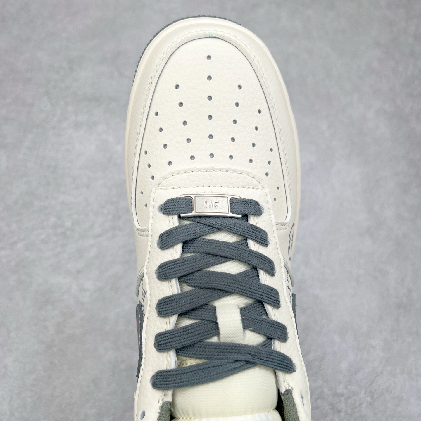 图片[4]-NK Air Force 1´07 Low 空军一号低帮百搭休闲运动板鞋 XZ6188-723 柔软、弹性十足的缓震性能和出色的中底设计 横跨复古与现代的外型结合 造就出风靡全球 三十多年的Force 1 直到今天还深受青睐 实拍调校N版已经零色差零失真 百分百还原实物色彩所见即所得 不存在货不对板色差等低级问题 选购参考实物拍摄 不混卖不参货 只用心做好货严格选品 承诺混一赔十 尺码：36 36.5 37.5 38 38.5 39 40 40.5 41 42 42.5 43 44 44.5 45-选品中心