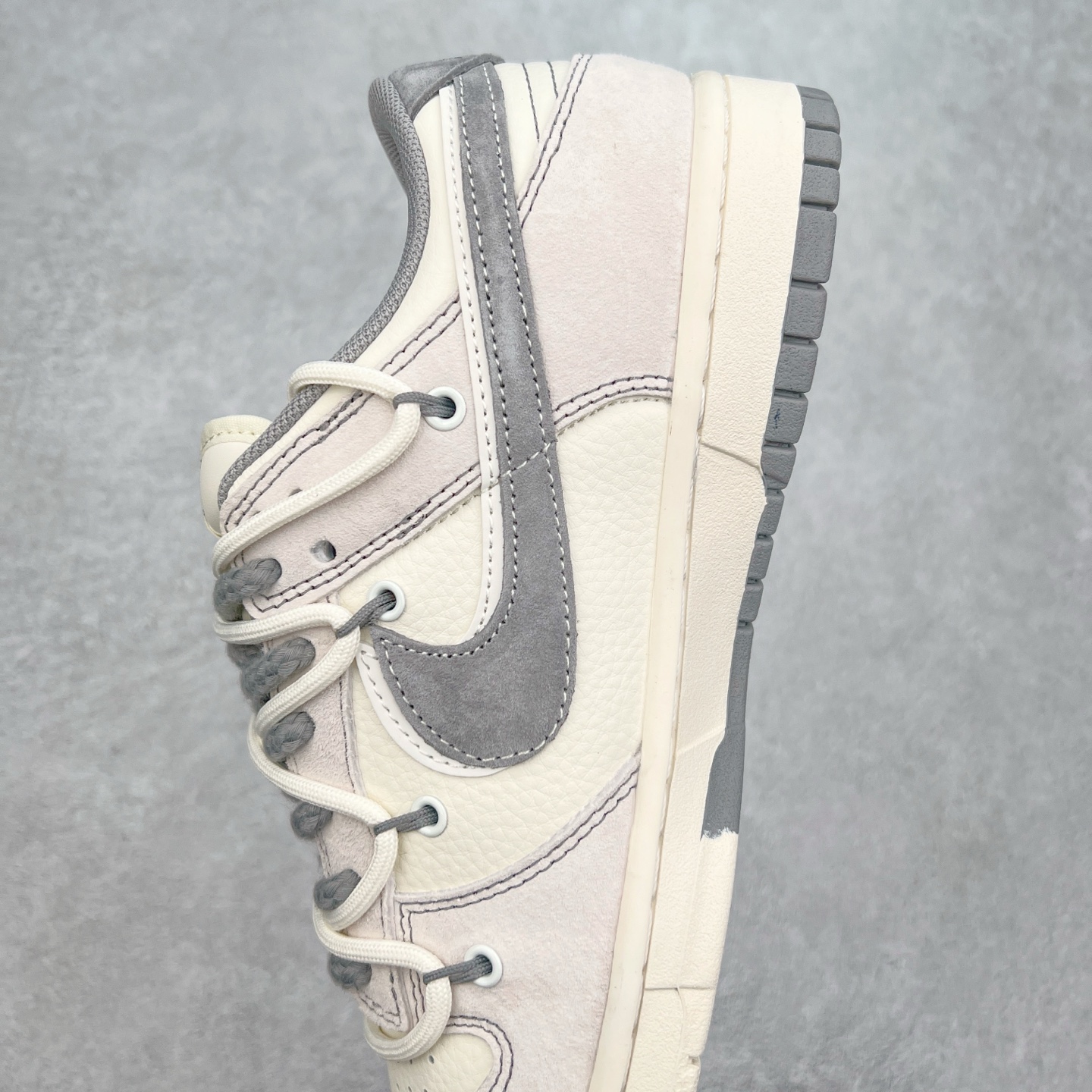 图片[7]-NK Dunk Low 定制配色 YX5066-243 大厂出品 极力推荐 原装头层材料 独家版型蒸餾加工帶來的是更好的视觉和脚感体验大厂纯原品质出货 清洁度 电绣工艺 皮料切割干净无任何毛边 细节完美 实拍调校N版已经零色差零失真 百分百还原实物色彩所见即所得 不存在货不对板色差等低级问题 选购参考实物拍摄 不混卖不参货 只用心做好货严格选品 承诺混一赔十 尺码：36 36.5 37.5 38 38.5 39 40 40.5 41 42 42.5 43 44 44.5 45-选品中心