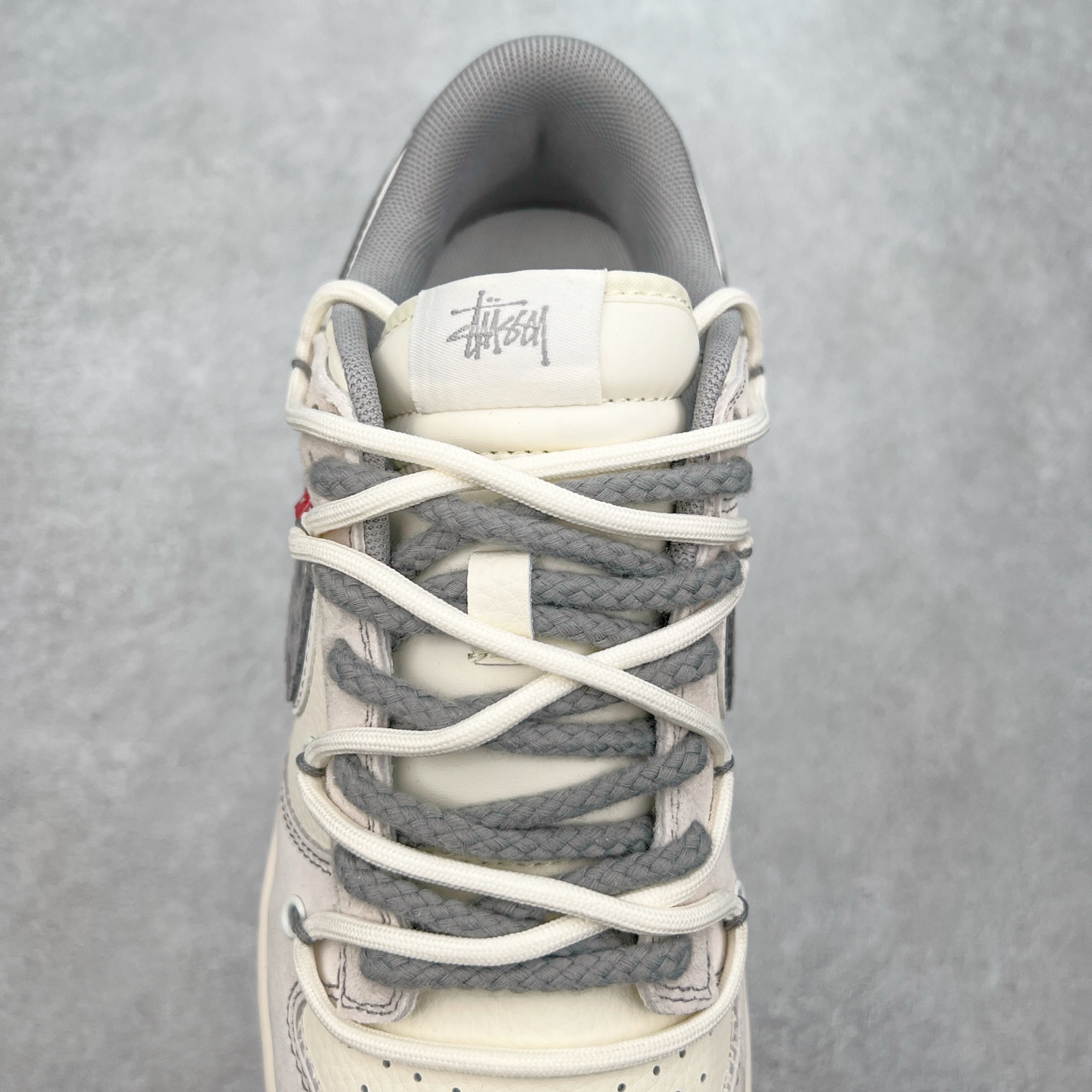 图片[5]-NK Dunk Low 定制配色 YX5066-243 大厂出品 极力推荐 原装头层材料 独家版型蒸餾加工帶來的是更好的视觉和脚感体验大厂纯原品质出货 清洁度 电绣工艺 皮料切割干净无任何毛边 细节完美 实拍调校N版已经零色差零失真 百分百还原实物色彩所见即所得 不存在货不对板色差等低级问题 选购参考实物拍摄 不混卖不参货 只用心做好货严格选品 承诺混一赔十 尺码：36 36.5 37.5 38 38.5 39 40 40.5 41 42 42.5 43 44 44.5 45-选品中心