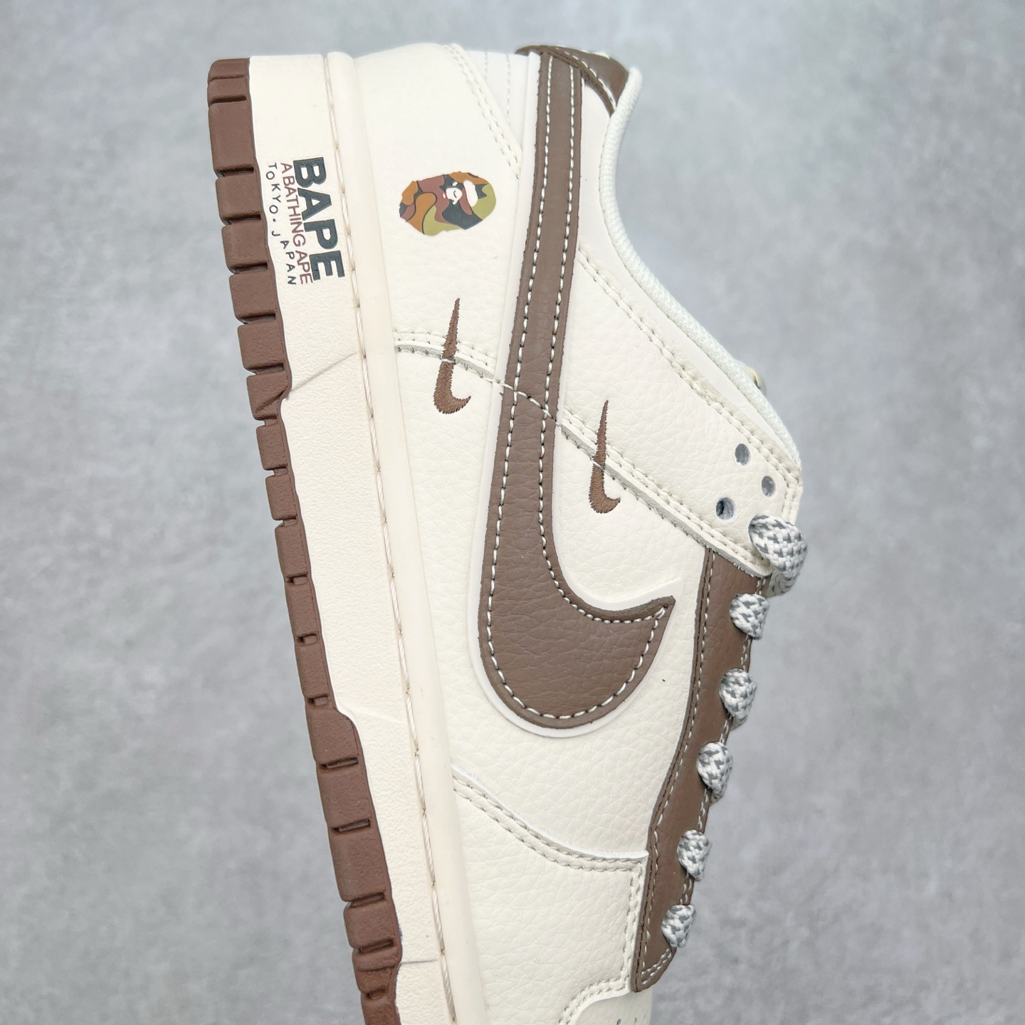 图片[6]-NK Dunk Low 定制配色 XS6089-514 大厂出品 极力推荐 原装头层材料 独家版型蒸餾加工帶來的是更好的视觉和脚感体验大厂纯原品质出货 清洁度 电绣工艺 皮料切割干净无任何毛边 细节完美 实拍调校N版已经零色差零失真 百分百还原实物色彩所见即所得 不存在货不对板色差等低级问题 选购参考实物拍摄 不混卖不参货 只用心做好货严格选品 承诺混一赔十 尺码：36 36.5 37.5 38 38.5 39 40 40.5 41 42 42.5 43 44 44.5 45-选品中心