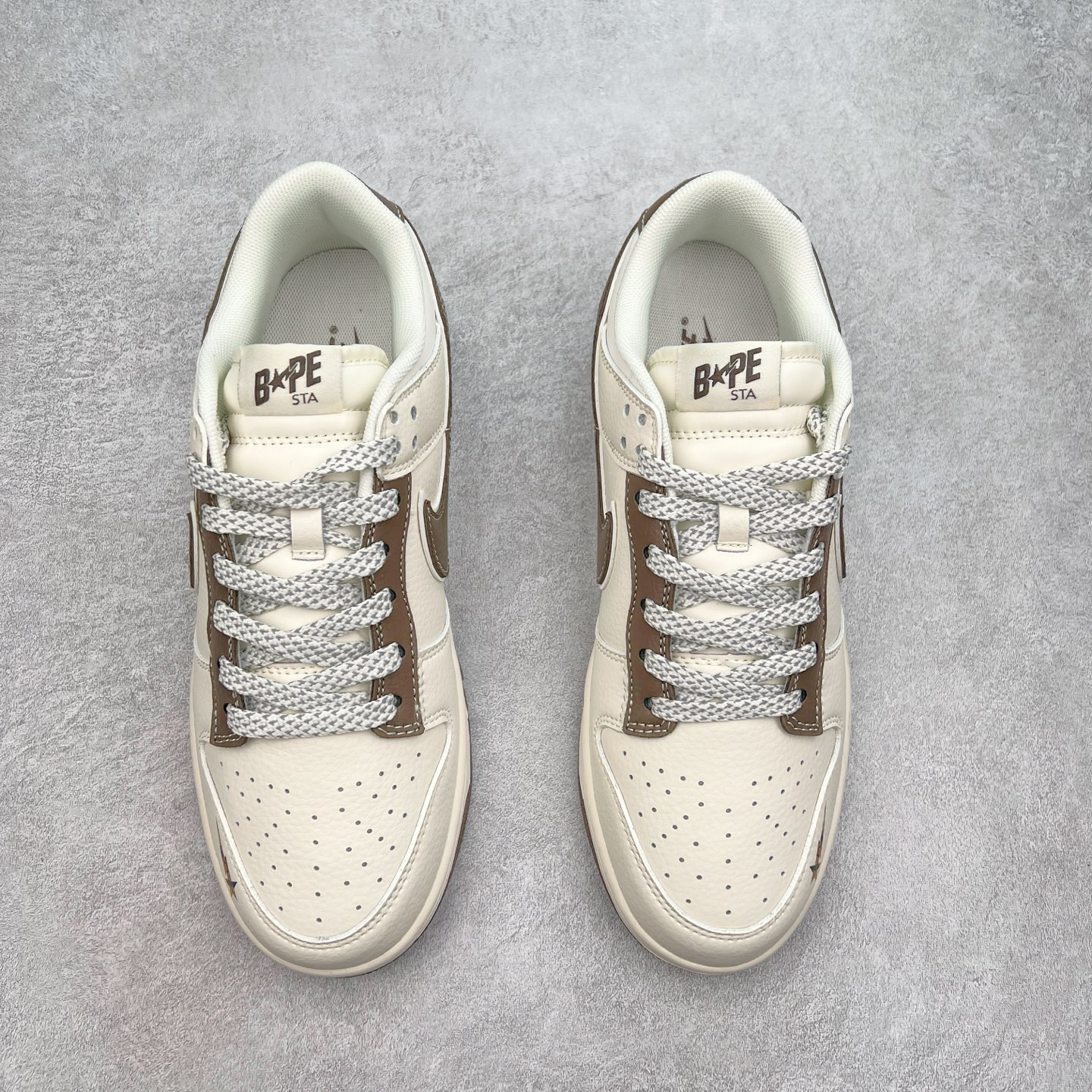 图片[2]-NK Dunk Low 定制配色 XS6089-514 大厂出品 极力推荐 原装头层材料 独家版型蒸餾加工帶來的是更好的视觉和脚感体验大厂纯原品质出货 清洁度 电绣工艺 皮料切割干净无任何毛边 细节完美 实拍调校N版已经零色差零失真 百分百还原实物色彩所见即所得 不存在货不对板色差等低级问题 选购参考实物拍摄 不混卖不参货 只用心做好货严格选品 承诺混一赔十 尺码：36 36.5 37.5 38 38.5 39 40 40.5 41 42 42.5 43 44 44.5 45-选品中心