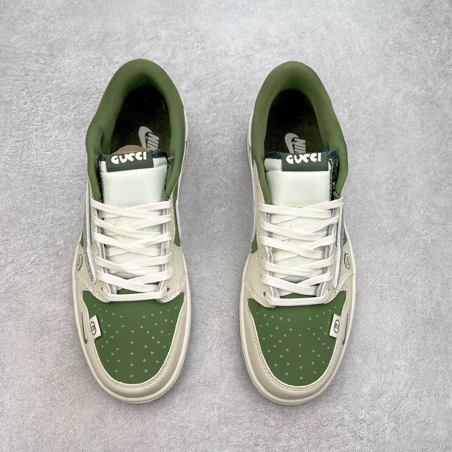 图片[2]-TS x Air Jordan AJ1 Low 倒钩低帮联名定制配色 XS2024-001 原厂内置气垫魔块 A模大底 头层小牛皮 鞋舌AJ原厂专用牛津布+AJ专用反口珍珠布+原厂无杂质高弹内里海棉+特殊封边弹力鞋带 实拍调校N版已经零色差零失真 百分百还原实物色彩所见即所得 不存在货不对板色差等低级问题 选购参考实物拍摄 不混卖不参货 只用心做好货严格选品 承诺混一赔十 尺码：36 36.5 37.5 38 38.5 39 40 40.5 41 42 42.5 43 44 44.5 45-选品中心