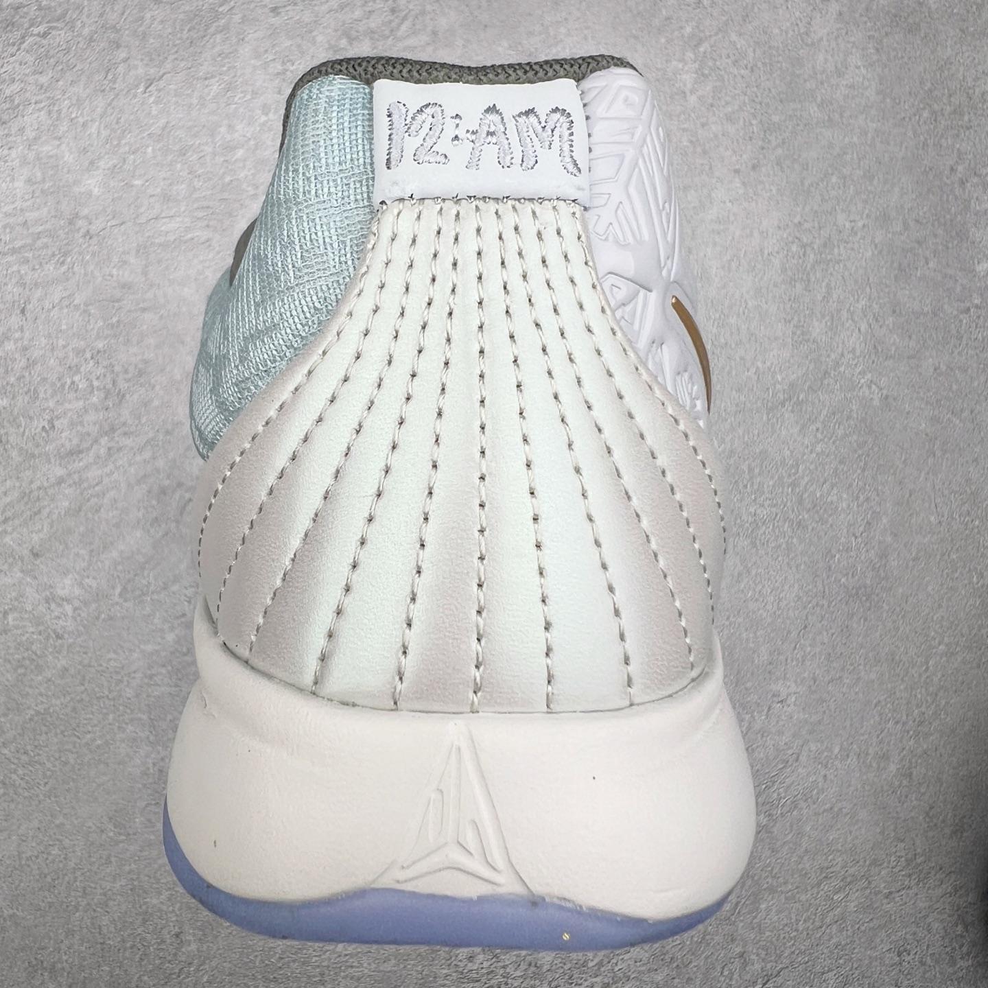 图片[8]-NK Ja 2 EP 莫兰特二代低帮篮球鞋 以鲜艳明亮的色调脱颖而出。鞋舌上醒目地展示着 “ JA ” 标志，而后跟上的 “ 12 ：AM ” 则以独特的设计呈现。鞋头和鞋舌采用透气运动网布制成，确保舒适耐用。在第一款鞋型的基础上进行了重大升级，采用更为挺拔的鞋口设计，为脚踝带来更佳的包裹与支撑感。侧面独特波纹纹理细节，打破了单调，赋予鞋子灵动与活力的视觉体验。中底部分巧妙借鉴了科比 5 的经典元素，融入斑点细节，增强了整体美学吸引力。实拍调校N版已经零色差零失真 百分百还原实物色彩所见即所得 不存在货不对板色差等低级问题 选购参考实物拍摄 不混卖不参货 只用心做好货严格选品 承诺混一赔十 尺码：36 36.5 37.5 38 38.5 39 40 40.5 41 42 42.5 43 44 44.5 45 46-选品中心