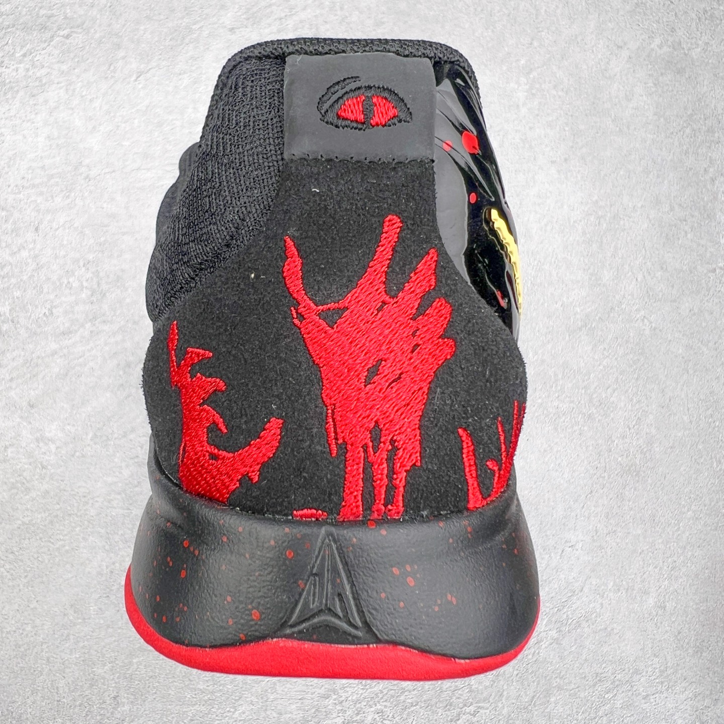 图片[8]-NK Ja 2 EP 莫兰特二代低帮篮球鞋 以鲜艳明亮的色调脱颖而出。鞋舌上醒目地展示着 “ JA ” 标志，而后跟上的 “ 12 ：AM ” 则以独特的设计呈现。鞋头和鞋舌采用透气运动网布制成，确保舒适耐用。在第一款鞋型的基础上进行了重大升级，采用更为挺拔的鞋口设计，为脚踝带来更佳的包裹与支撑感。侧面独特波纹纹理细节，打破了单调，赋予鞋子灵动与活力的视觉体验。中底部分巧妙借鉴了科比 5 的经典元素，融入斑点细节，增强了整体美学吸引力。实拍调校N版已经零色差零失真 百分百还原实物色彩所见即所得 不存在货不对板色差等低级问题 选购参考实物拍摄 不混卖不参货 只用心做好货严格选品 承诺混一赔十 尺码：36 36.5 37.5 38 38.5 39 40 40.5 41 42 42.5 43 44 44.5 45 46-选品中心