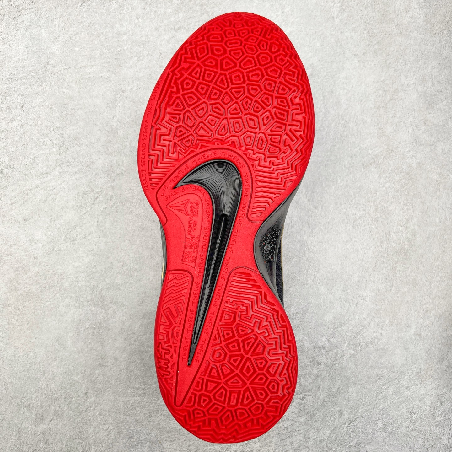 图片[9]-NK Ja 2 EP 莫兰特二代低帮篮球鞋 以鲜艳明亮的色调脱颖而出。鞋舌上醒目地展示着 “ JA ” 标志，而后跟上的 “ 12 ：AM ” 则以独特的设计呈现。鞋头和鞋舌采用透气运动网布制成，确保舒适耐用。在第一款鞋型的基础上进行了重大升级，采用更为挺拔的鞋口设计，为脚踝带来更佳的包裹与支撑感。侧面独特波纹纹理细节，打破了单调，赋予鞋子灵动与活力的视觉体验。中底部分巧妙借鉴了科比 5 的经典元素，融入斑点细节，增强了整体美学吸引力。实拍调校N版已经零色差零失真 百分百还原实物色彩所见即所得 不存在货不对板色差等低级问题 选购参考实物拍摄 不混卖不参货 只用心做好货严格选品 承诺混一赔十 尺码：36 36.5 37.5 38 38.5 39 40 40.5 41 42 42.5 43 44 44.5 45 46-选品中心