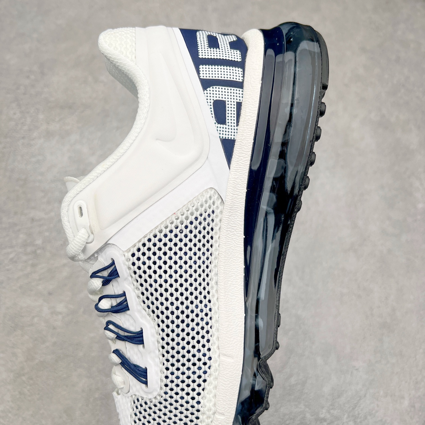 图片[7]-＃纯原 NK Air Max 2013 经典舒适时尚耐磨透气低帮气垫跑步鞋 HF3660-101 携时尚设计闪亮回归 出众有型 采用网眼布细节和运动风无缝覆面 助你保持清爽感受 塑就焕新造型 经典 Flywire 设计搭配经典全掌型 Max Air 缓震配置 缔造出众舒适感和支撑效果实拍调校N版已经零色差零失真 百分百还原实物色彩所见即所得 不存在货不对板色差等低级问题 选购参考实物拍摄 不混卖不参货 只用心做好货严格选品 承诺混一赔十 尺码：35.5 36 36.5 37.5 38 38.5 39 40 40.5 41 42 42.5 43 44 44.5 45 46 46.5-选品中心