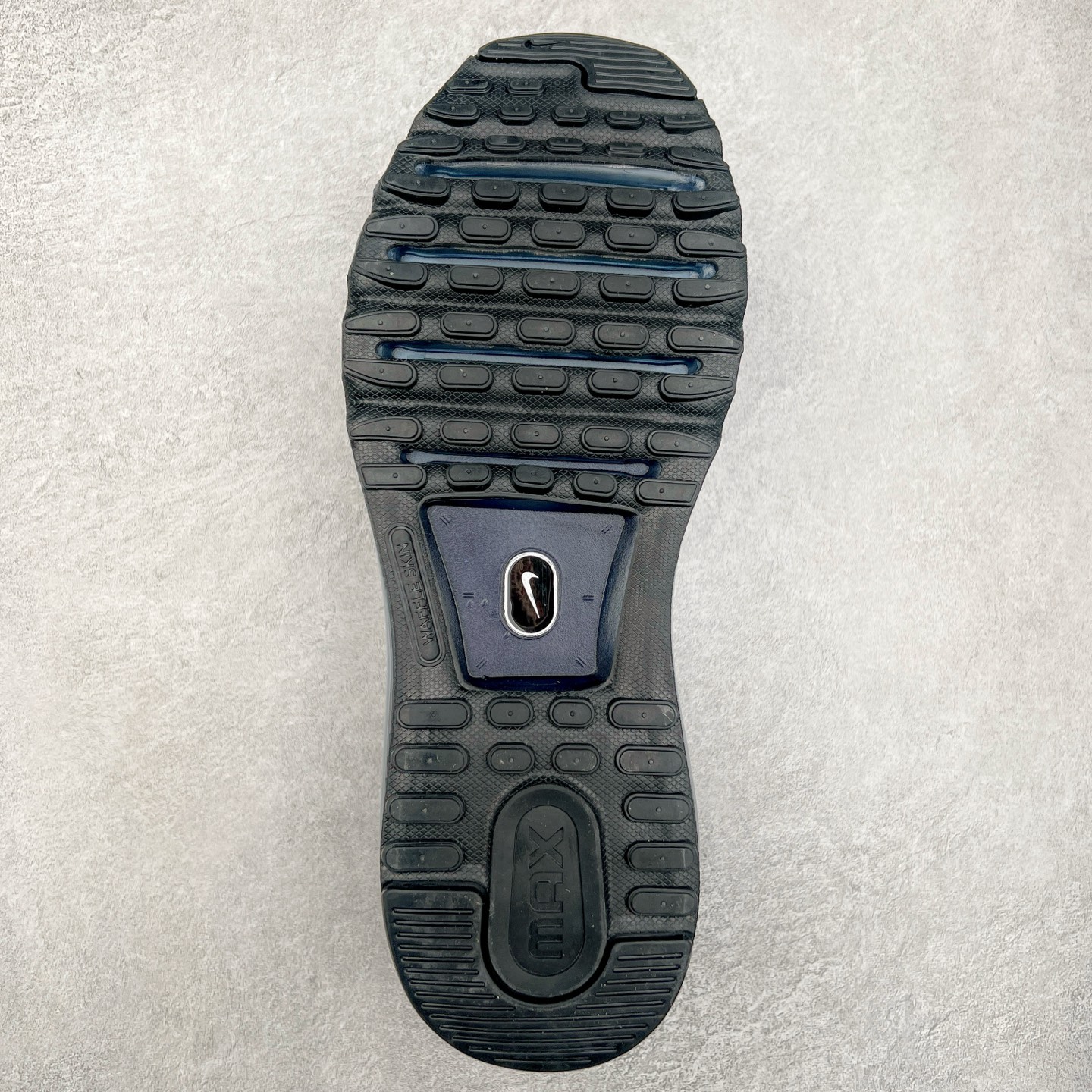 图片[9]-＃纯原 NK Air Max 2013 经典舒适时尚耐磨透气低帮气垫跑步鞋 HF3660-101 携时尚设计闪亮回归 出众有型 采用网眼布细节和运动风无缝覆面 助你保持清爽感受 塑就焕新造型 经典 Flywire 设计搭配经典全掌型 Max Air 缓震配置 缔造出众舒适感和支撑效果实拍调校N版已经零色差零失真 百分百还原实物色彩所见即所得 不存在货不对板色差等低级问题 选购参考实物拍摄 不混卖不参货 只用心做好货严格选品 承诺混一赔十 尺码：35.5 36 36.5 37.5 38 38.5 39 40 40.5 41 42 42.5 43 44 44.5 45 46 46.5-选品中心