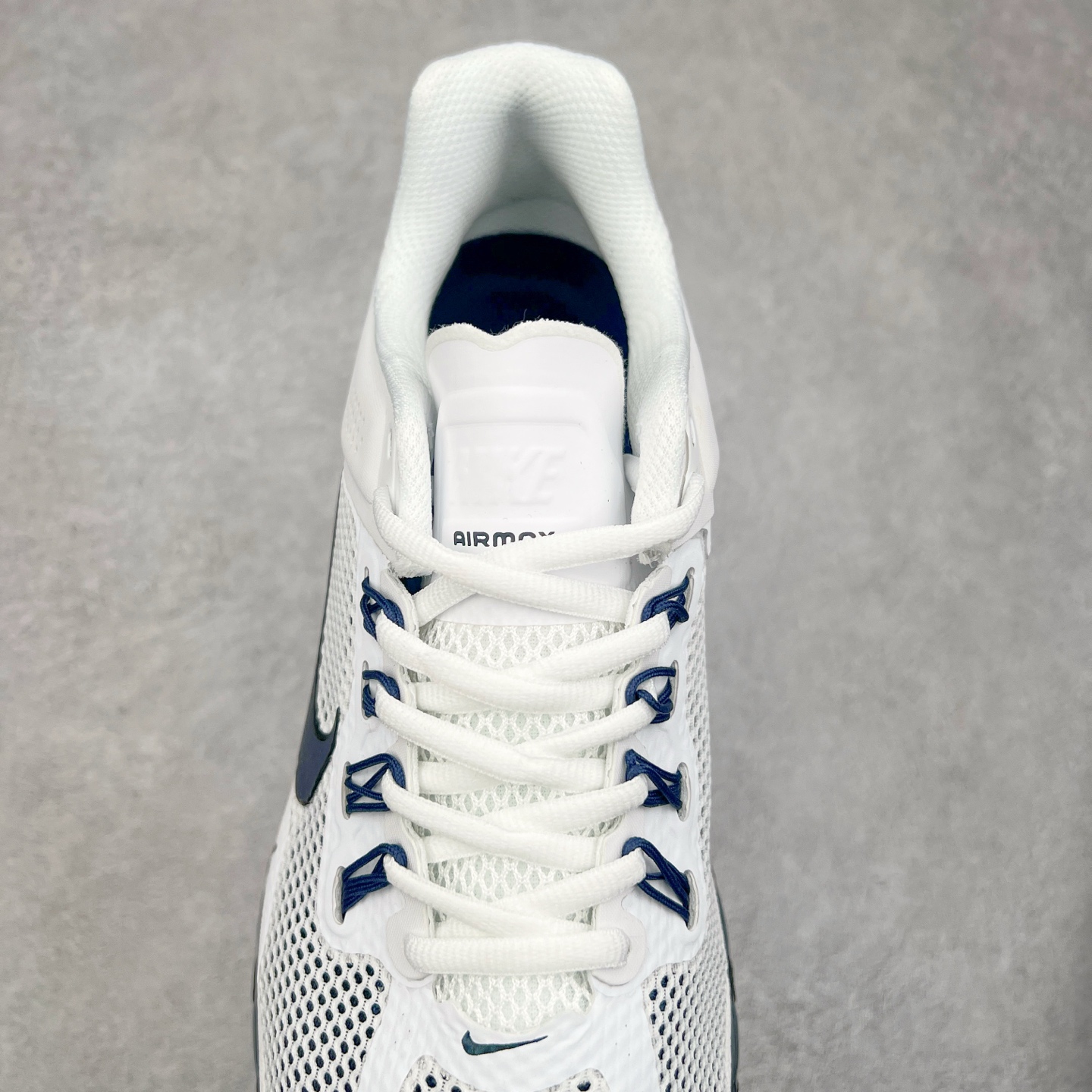 图片[5]-＃纯原 NK Air Max 2013 经典舒适时尚耐磨透气低帮气垫跑步鞋 HF3660-101 携时尚设计闪亮回归 出众有型 采用网眼布细节和运动风无缝覆面 助你保持清爽感受 塑就焕新造型 经典 Flywire 设计搭配经典全掌型 Max Air 缓震配置 缔造出众舒适感和支撑效果实拍调校N版已经零色差零失真 百分百还原实物色彩所见即所得 不存在货不对板色差等低级问题 选购参考实物拍摄 不混卖不参货 只用心做好货严格选品 承诺混一赔十 尺码：35.5 36 36.5 37.5 38 38.5 39 40 40.5 41 42 42.5 43 44 44.5 45 46 46.5-选品中心