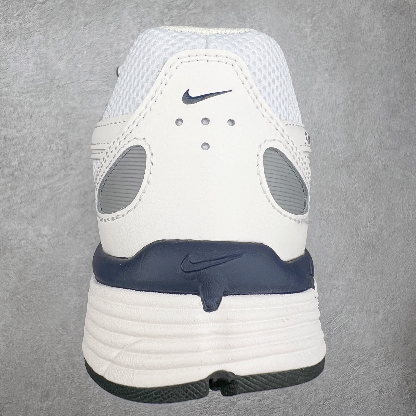 图片[8]-＃A1 NK P-6000 系列低帮复古老爹风休闲运动舒适慢跑鞋 CD6404-018 购入原鞋原装纸板楦头开发 独家私模四层组合大底 市场唯一正确版本 良心定价 新配色陆续出货 进口三文治网面 融合 Pegasus 过往运动鞋设计 助力 21 世纪早期跑步运动跃升时尚新高度 采用透气网眼布、运动风格线条和耐穿覆面 兼具吸睛外观和舒适感受 中底泡绵以田径赛道为灵感 打造厚实设计 缔造出众缓震性能 尺码：36 36.5 37.5 38 38.5 39 40 40.5 41 42 42.5 43 44 44.5 45 46-选品中心