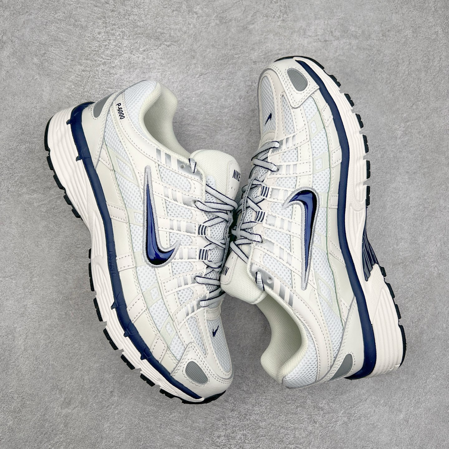 图片[3]-＃A1 NK P-6000 系列低帮复古老爹风休闲运动舒适慢跑鞋 CD6404-018 购入原鞋原装纸板楦头开发 独家私模四层组合大底 市场唯一正确版本 良心定价 新配色陆续出货 进口三文治网面 融合 Pegasus 过往运动鞋设计 助力 21 世纪早期跑步运动跃升时尚新高度 采用透气网眼布、运动风格线条和耐穿覆面 兼具吸睛外观和舒适感受 中底泡绵以田径赛道为灵感 打造厚实设计 缔造出众缓震性能 尺码：36 36.5 37.5 38 38.5 39 40 40.5 41 42 42.5 43 44 44.5 45 46-选品中心