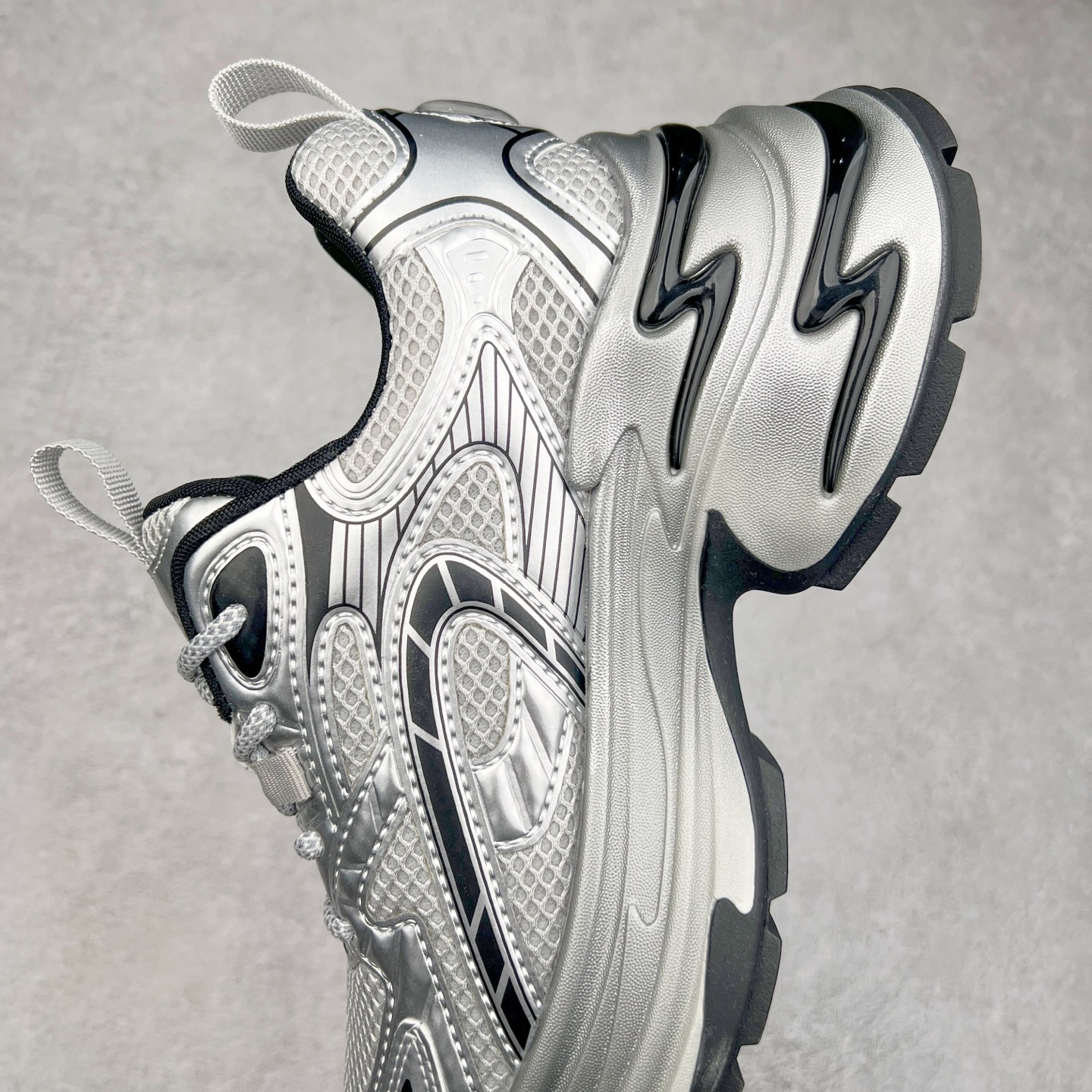 图片[7]-GG-CC Chunky Low白鹿同款独星球 2024新款GGCC低帮复古厚底增高老爹鞋 时髦look轻松定格 不费力展现率性氛围 原版正确大底 高档银盒 酷帅机能风不规则设计大底 8CM 增高厚底 大长腿既视感轻松拿捏 货号：G24X9833 尺码：35 36 37 38 39 40-选品中心