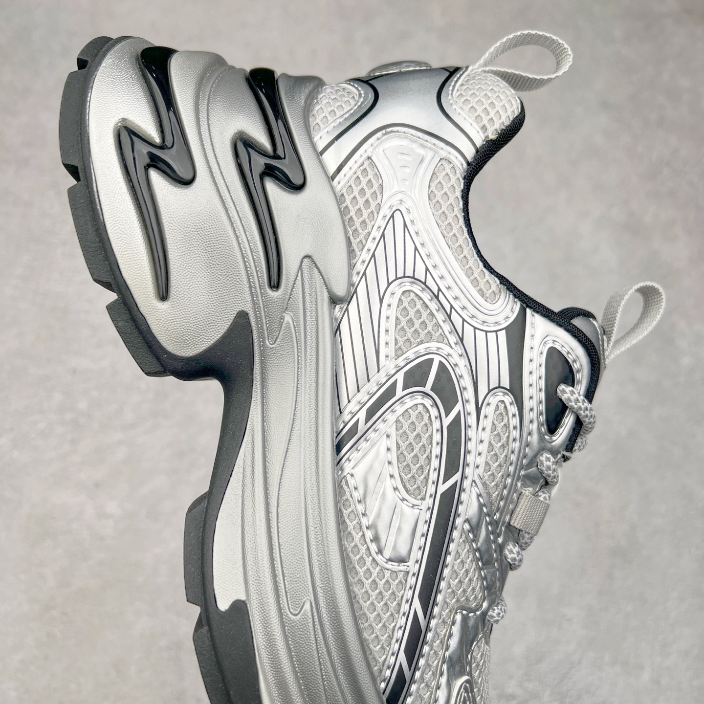 图片[6]-GG-CC Chunky Low白鹿同款独星球 2024新款GGCC低帮复古厚底增高老爹鞋 时髦look轻松定格 不费力展现率性氛围 原版正确大底 高档银盒 酷帅机能风不规则设计大底 8CM 增高厚底 大长腿既视感轻松拿捏 货号：G24X9833 尺码：35 36 37 38 39 40-选品中心