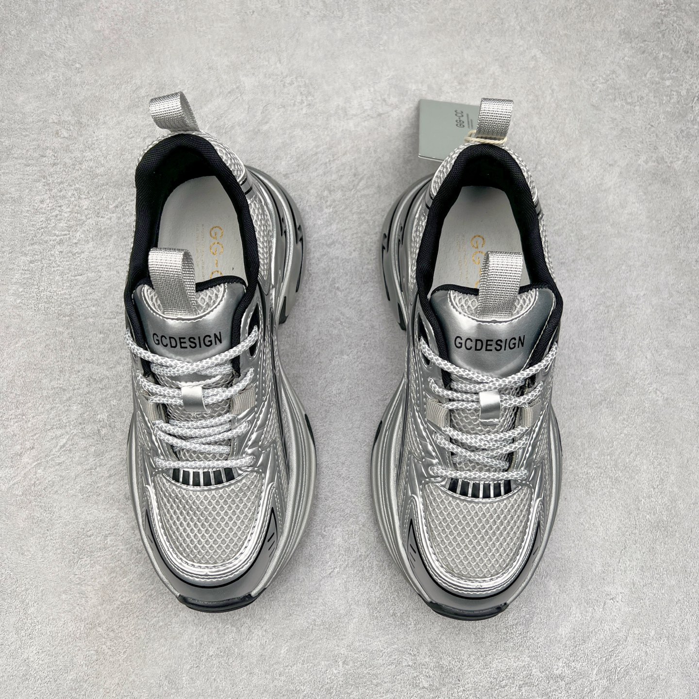 图片[2]-GG-CC Chunky Low白鹿同款独星球 2024新款GGCC低帮复古厚底增高老爹鞋 时髦look轻松定格 不费力展现率性氛围 原版正确大底 高档银盒 酷帅机能风不规则设计大底 8CM 增高厚底 大长腿既视感轻松拿捏 货号：G24X9833 尺码：35 36 37 38 39 40-选品中心