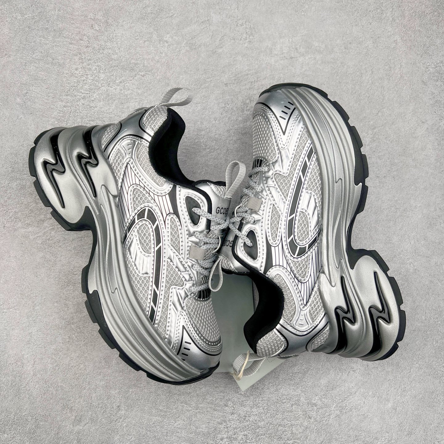 图片[3]-GG-CC Chunky Low白鹿同款独星球 2024新款GGCC低帮复古厚底增高老爹鞋 时髦look轻松定格 不费力展现率性氛围 原版正确大底 高档银盒 酷帅机能风不规则设计大底 8CM 增高厚底 大长腿既视感轻松拿捏 货号：G24X9833 尺码：35 36 37 38 39 40-选品中心