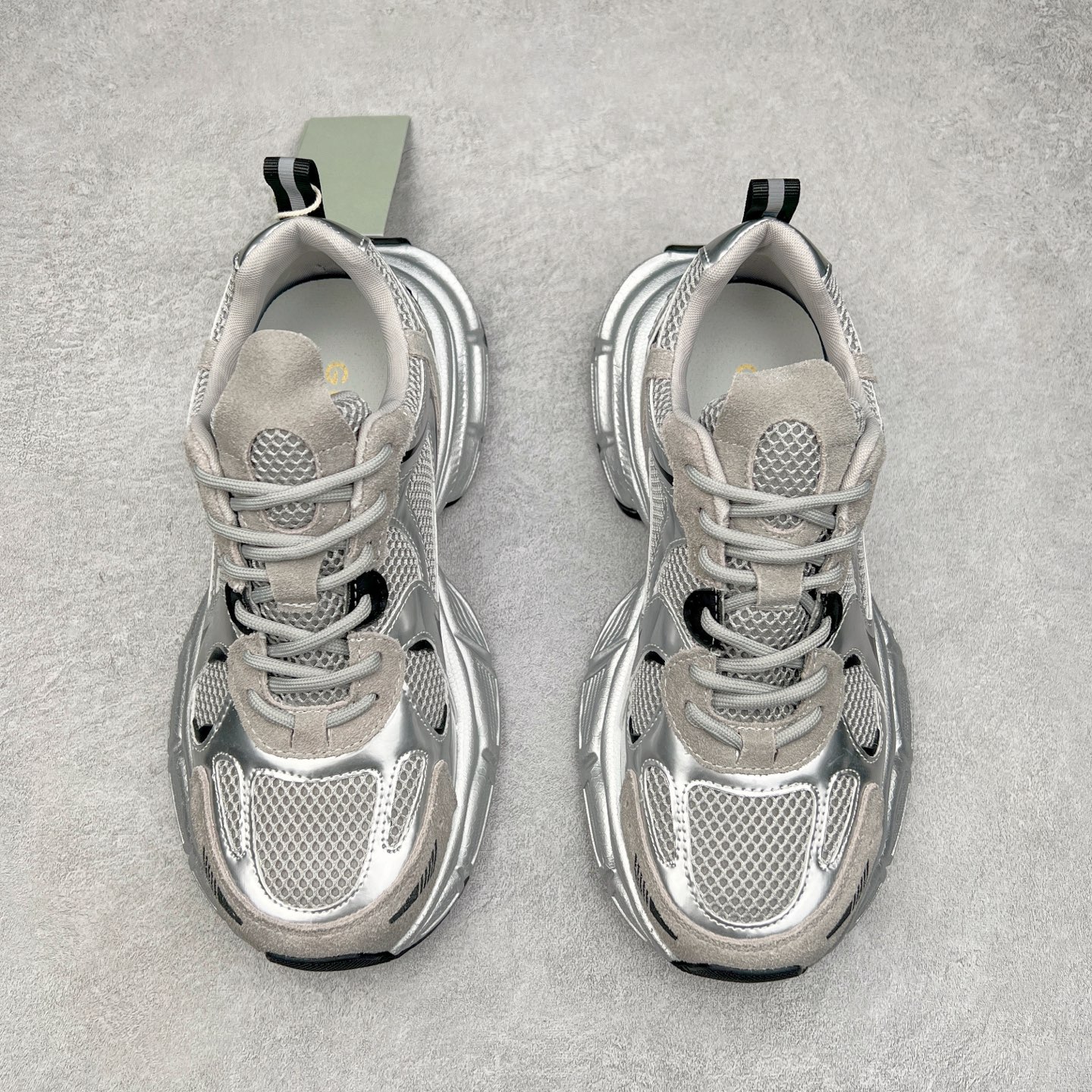 图片[2]-GG-CC Chunky Low白鹿同款独星球 2024新款GGCC低帮复古厚底增高老爹鞋 时髦look轻松定格 不费力展现率性氛围 原版正确大底 高档银盒 酷帅机能风不规则设计大底 8CM 增高厚底 大长腿既视感轻松拿捏 货号：G24X9833 尺码：35 36 37 38 39 40-选品中心