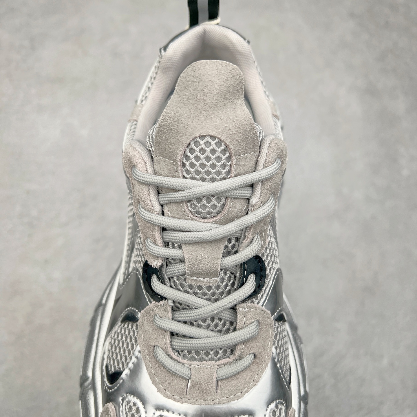 图片[5]-GG-CC Chunky Low白鹿同款独星球 2024新款GGCC低帮复古厚底增高老爹鞋 时髦look轻松定格 不费力展现率性氛围 原版正确大底 高档银盒 酷帅机能风不规则设计大底 8CM 增高厚底 大长腿既视感轻松拿捏 货号：G24X9833 尺码：35 36 37 38 39 40-选品中心