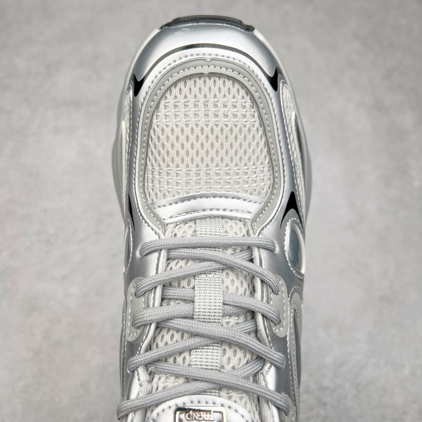 图片[4]-GG-CC Chunky Low白鹿同款独星球 2024新款GGCC低帮复古厚底增高老爹鞋 时髦look轻松定格 不费力展现率性氛围 原版正确大底 高档银盒 酷帅机能风不规则设计大底 8CM 增高厚底 大长腿既视感轻松拿捏 货号：G24X9833 尺码：35 36 37 38 39 40-选品中心