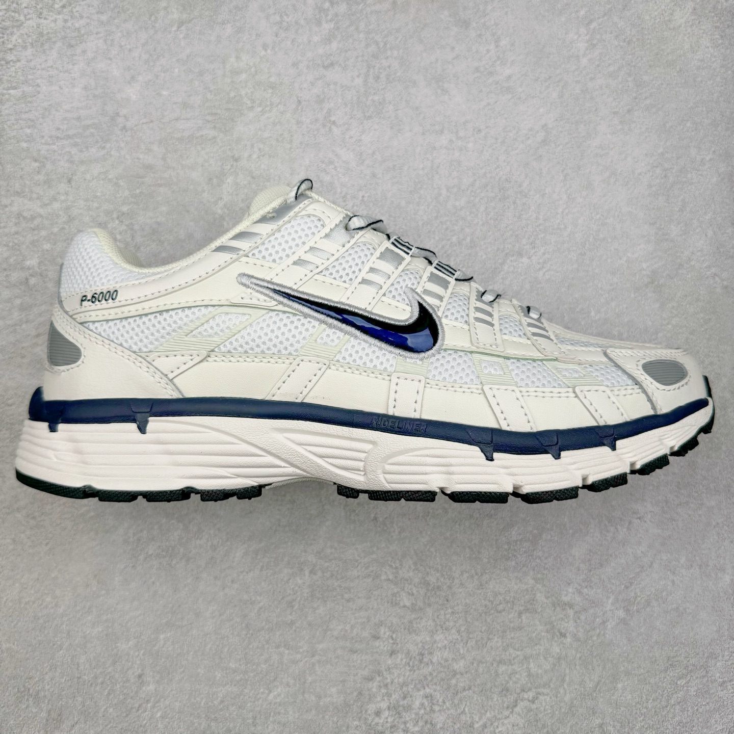 ＃A1 NK P-6000 系列低帮复古老爹风休闲运动舒适慢跑鞋 CD6404-018 购入原鞋原装纸板楦头开发 独家私模四层组合大底 市场唯一正确版本 良心定价 新配色陆续出货 进口三文治网面 融合 Pegasus 过往运动鞋设计 助力 21 世纪早期跑步运动跃升时尚新高度 采用透气网眼布、运动风格线条和耐穿覆面 兼具吸睛外观和舒适感受 中底泡绵以田径赛道为灵感 打造厚实设计 缔造出众缓震性能 尺码：36 36.5 37.5 38 38.5 39 40 40.5 41 42 42.5 43 44 44.5 45 46-选品中心