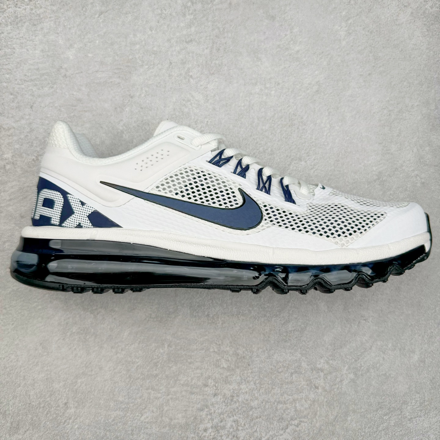 ＃纯原 NK Air Max 2013 经典舒适时尚耐磨透气低帮气垫跑步鞋 HF3660-101 携时尚设计闪亮回归 出众有型 采用网眼布细节和运动风无缝覆面 助你保持清爽感受 塑就焕新造型 经典 Flywire 设计搭配经典全掌型 Max Air 缓震配置 缔造出众舒适感和支撑效果实拍调校N版已经零色差零失真 百分百还原实物色彩所见即所得 不存在货不对板色差等低级问题 选购参考实物拍摄 不混卖不参货 只用心做好货严格选品 承诺混一赔十 尺码：35.5 36 36.5 37.5 38 38.5 39 40 40.5 41 42 42.5 43 44 44.5 45 46 46.5-选品中心