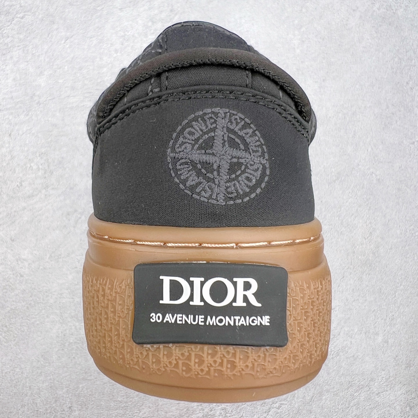 图片[8]-＃纯原 Dior B33 迪奥印花系带时尚运动板鞋网球鞋 全套原厂新版原纸板楦头开发 原厂特供皮料加持 原档数据大底 高频字母排版细节 还原 Zp 高端零售特供批次 2023秋季新品 彰显非凡的精湛工艺 重新诠释经典的网球鞋 时尚的廓形突显厚实感 采用全新的拉绒马海毛针织面料 突显柔软触感与富有层次感的流行色彩 搭配棕色绒面革镶片提升格调 别具一格的加垫鞋舌点缀以压花效果Dior标志 后侧点缀以Dior 30Avenue Montaigne标志 可为各式休闲造型增添时尚气质 尺码：40 41 42 43 44 45 46-选品中心