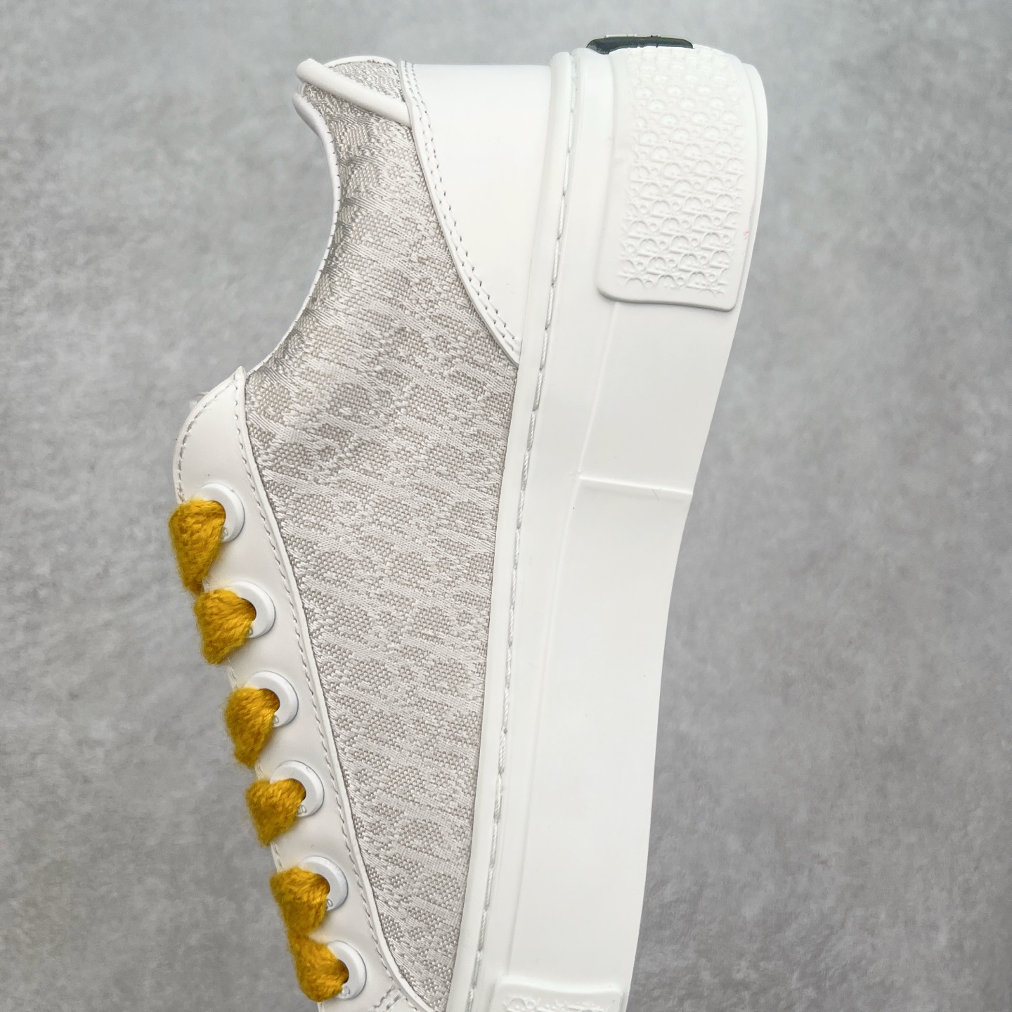 图片[7]-＃纯原 Dior B33 迪奥印花系带时尚运动板鞋网球鞋 全套原厂新版原纸板楦头开发 原厂特供皮料加持 原档数据大底 高频字母排版细节 还原 Zp 高端零售特供批次 2023秋季新品 彰显非凡的精湛工艺 重新诠释经典的网球鞋 时尚的廓形突显厚实感 采用全新的拉绒马海毛针织面料 突显柔软触感与富有层次感的流行色彩 搭配棕色绒面革镶片提升格调 别具一格的加垫鞋舌点缀以压花效果Dior标志 后侧点缀以Dior 30Avenue Montaigne标志 可为各式休闲造型增添时尚气质 尺码：40 41 42 43 44 45 46-选品中心