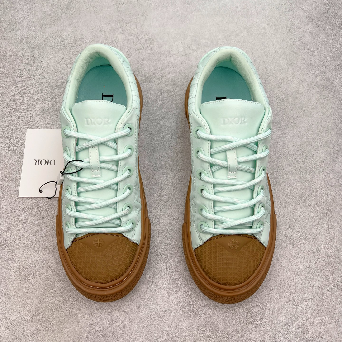 图片[2]-＃纯原 Dior B33 迪奥印花系带时尚运动板鞋网球鞋 全套原厂新版原纸板楦头开发 原厂特供皮料加持 原档数据大底 高频字母排版细节 还原 Zp 高端零售特供批次 2023秋季新品 彰显非凡的精湛工艺 重新诠释经典的网球鞋 时尚的廓形突显厚实感 采用全新的拉绒马海毛针织面料 突显柔软触感与富有层次感的流行色彩 搭配棕色绒面革镶片提升格调 别具一格的加垫鞋舌点缀以压花效果Dior标志 后侧点缀以Dior 30Avenue Montaigne标志 可为各式休闲造型增添时尚气质 尺码：40 41 42 43 44 45 46-选品中心