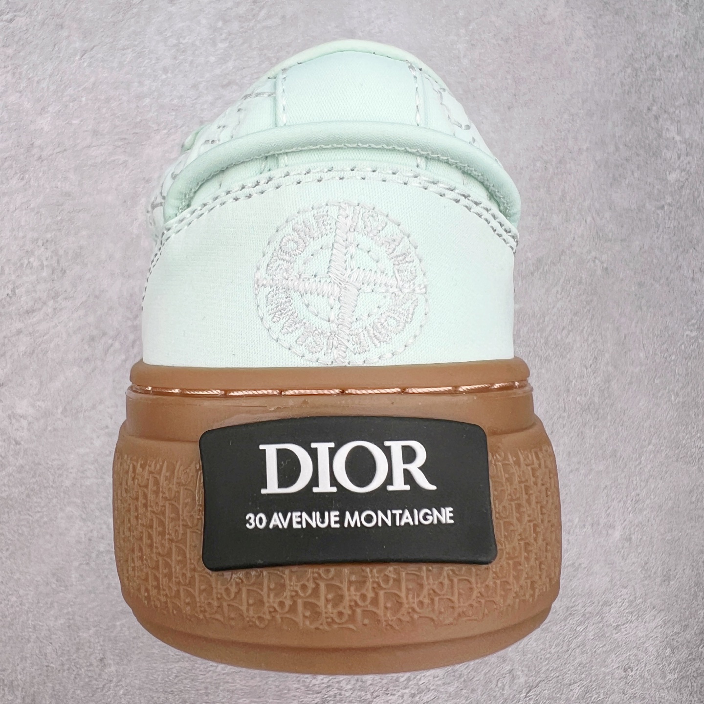 图片[8]-＃纯原 Dior B33 迪奥印花系带时尚运动板鞋网球鞋 全套原厂新版原纸板楦头开发 原厂特供皮料加持 原档数据大底 高频字母排版细节 还原 Zp 高端零售特供批次 2023秋季新品 彰显非凡的精湛工艺 重新诠释经典的网球鞋 时尚的廓形突显厚实感 采用全新的拉绒马海毛针织面料 突显柔软触感与富有层次感的流行色彩 搭配棕色绒面革镶片提升格调 别具一格的加垫鞋舌点缀以压花效果Dior标志 后侧点缀以Dior 30Avenue Montaigne标志 可为各式休闲造型增添时尚气质 尺码：40 41 42 43 44 45 46-选品中心