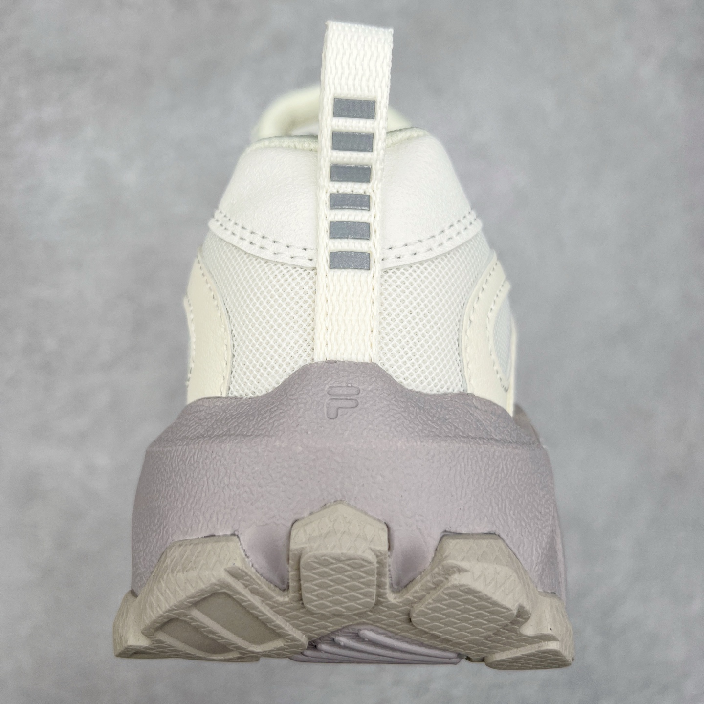 图片[8]-FILA FUSION EXOCET 斐乐山脉复古系列舒适百搭耐磨包裹性吸汗透气低帮跑步鞋 FUSION 系列传承了 FILA 的百年基因，融入年轻运动及潮流文化，成为引领变革、创新突破的一代。以“1+N” 的跨界合作模式重现经典的同时创造经典。带来最出其不意的跨界合作惊喜。同时，FILAFUSION把FILA 的 DNA 融入到定制体验里，你可以随心制造厲于你的产品。FILA FUSION 的鞋家族涵盖了老爹鞋、跑步鞋、网球鞋、季节款。风格复古新潮，满足了时尚人士出行及各类运动的搭配需求，成为当下年轻人筷拥的鞋类品牌之一。FILA FUSION 走进年轻人的世界，通过年轻人运动，街舞，滑板，篮球，展现 FILA FUSION 的潮流态度和年轻文化。FILA FUSION 认为末来属于引领变革、创新突破的年轻一代，让我们一起构成 FILA 未来的蓝图吧！尺码：35.5 36 36.5 37.5 38 38.5 39 40-选品中心