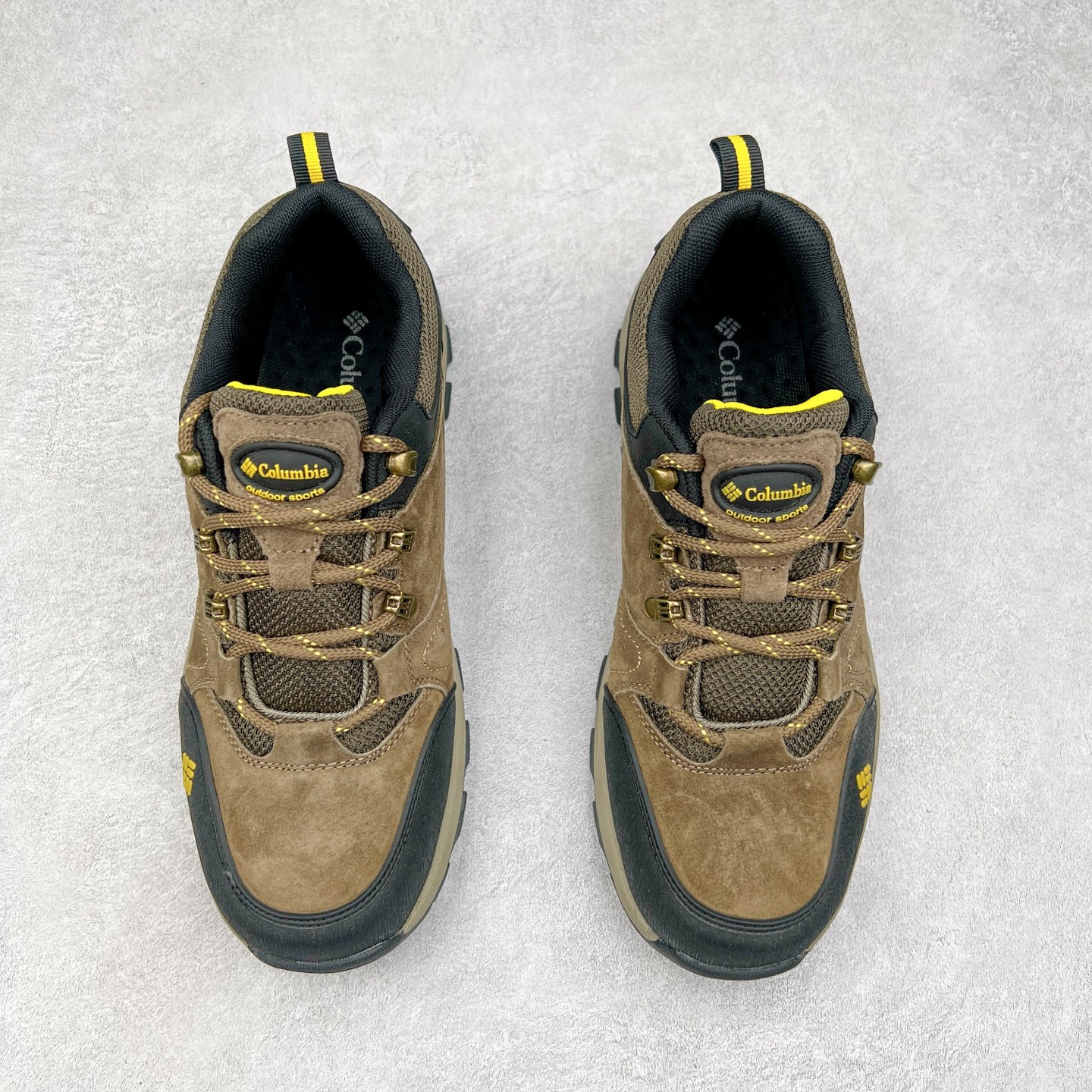 图片[2]-Columbia 哥伦比亚户外登山鞋休闲鞋户外越野徒步鞋广东大厂品质 面料采用进口磨砂牛皮 鞋底采用Vibram黄金大底 专门为鞋底设计的橡胶以出色的耐磨性，良好的防滑性，均匀的质地获得了众多品牌的认可Columbia成立于1938年，源自美国俄勒 州波特兰市，是有着80年悠久历史的国际户外品牌。作为户外科技的先驱者，哥伦比亚倡导 “Tested Tough要玩就玩真的”品牌精神。实地测试文化作为其品牌基因，致力透过产品传递品牌精髓.Columbia执着于让消费者在户外得到专业的真实保护，可以更长时间地享受户外乐趣 尺码：39-44-选品中心