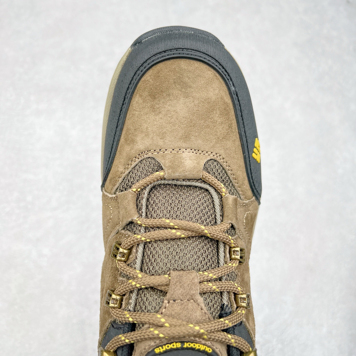 图片[4]-Columbia 哥伦比亚户外登山鞋休闲鞋户外越野徒步鞋广东大厂品质 面料采用进口磨砂牛皮 鞋底采用Vibram黄金大底 专门为鞋底设计的橡胶以出色的耐磨性，良好的防滑性，均匀的质地获得了众多品牌的认可Columbia成立于1938年，源自美国俄勒 州波特兰市，是有着80年悠久历史的国际户外品牌。作为户外科技的先驱者，哥伦比亚倡导 “Tested Tough要玩就玩真的”品牌精神。实地测试文化作为其品牌基因，致力透过产品传递品牌精髓.Columbia执着于让消费者在户外得到专业的真实保护，可以更长时间地享受户外乐趣 尺码：39-44-选品中心