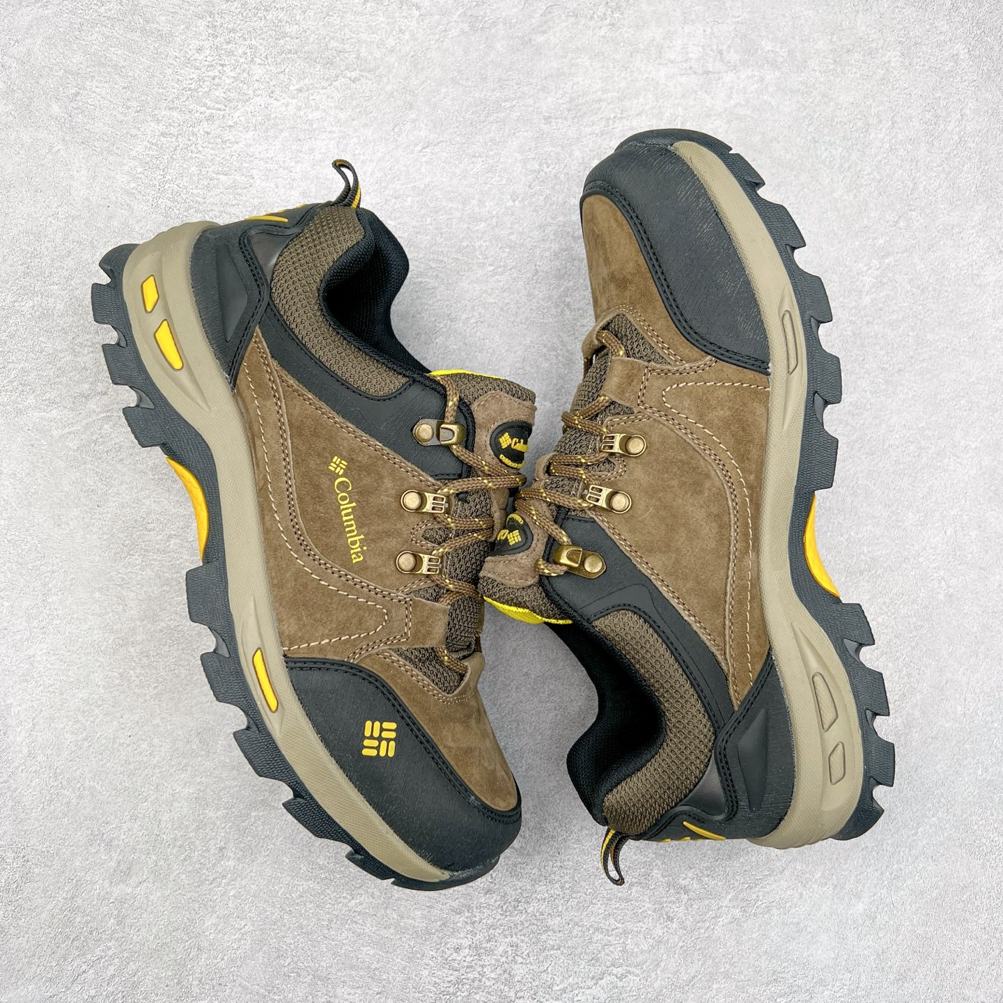 图片[3]-Columbia 哥伦比亚户外登山鞋休闲鞋户外越野徒步鞋广东大厂品质 面料采用进口磨砂牛皮 鞋底采用Vibram黄金大底 专门为鞋底设计的橡胶以出色的耐磨性，良好的防滑性，均匀的质地获得了众多品牌的认可Columbia成立于1938年，源自美国俄勒 州波特兰市，是有着80年悠久历史的国际户外品牌。作为户外科技的先驱者，哥伦比亚倡导 “Tested Tough要玩就玩真的”品牌精神。实地测试文化作为其品牌基因，致力透过产品传递品牌精髓.Columbia执着于让消费者在户外得到专业的真实保护，可以更长时间地享受户外乐趣 尺码：39-44-选品中心