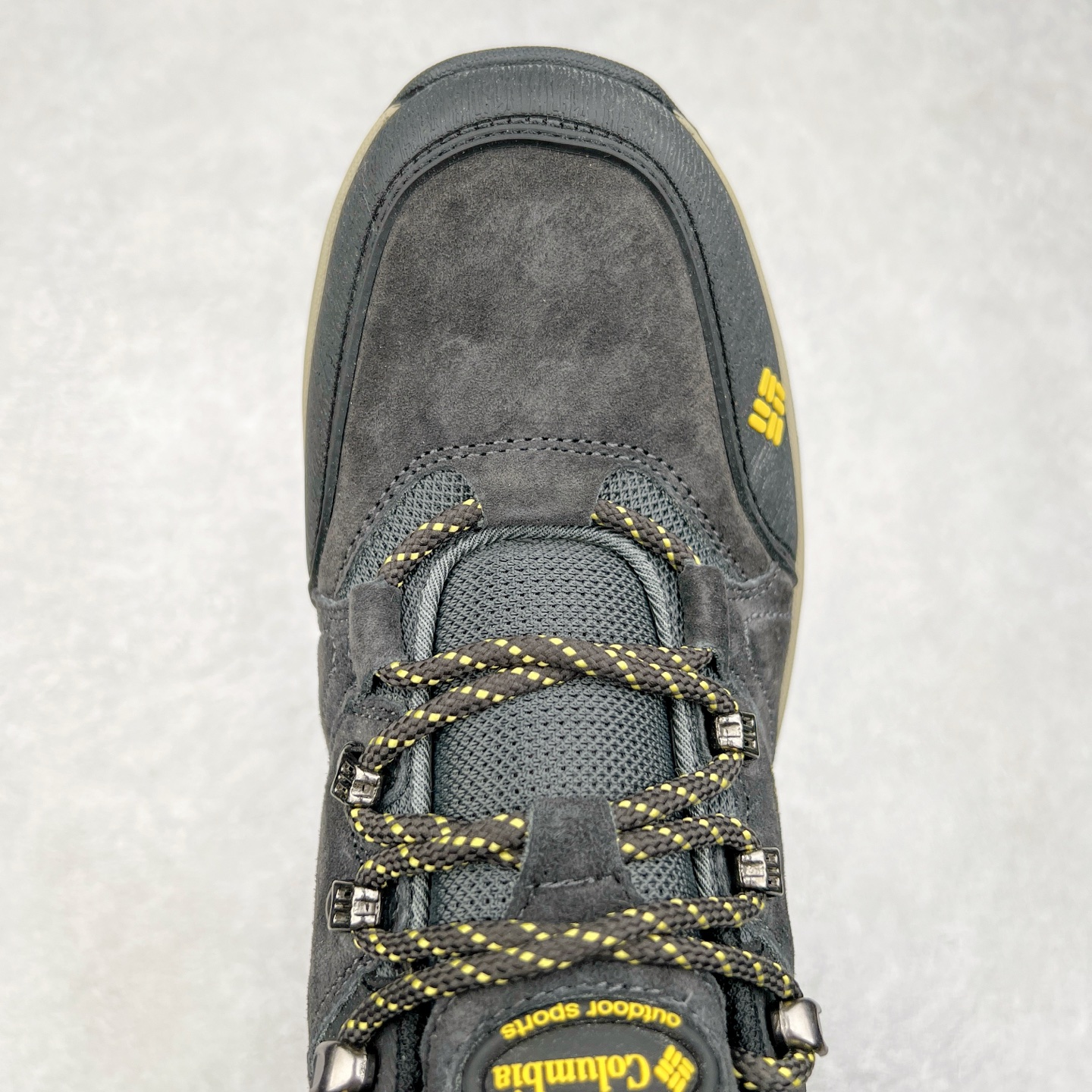 图片[4]-Columbia 哥伦比亚户外登山鞋休闲鞋户外越野徒步鞋广东大厂品质 面料采用进口磨砂牛皮 鞋底采用Vibram黄金大底 专门为鞋底设计的橡胶以出色的耐磨性，良好的防滑性，均匀的质地获得了众多品牌的认可Columbia成立于1938年，源自美国俄勒 州波特兰市，是有着80年悠久历史的国际户外品牌。作为户外科技的先驱者，哥伦比亚倡导 “Tested Tough要玩就玩真的”品牌精神。实地测试文化作为其品牌基因，致力透过产品传递品牌精髓.Columbia执着于让消费者在户外得到专业的真实保护，可以更长时间地享受户外乐趣 尺码：39-44-选品中心